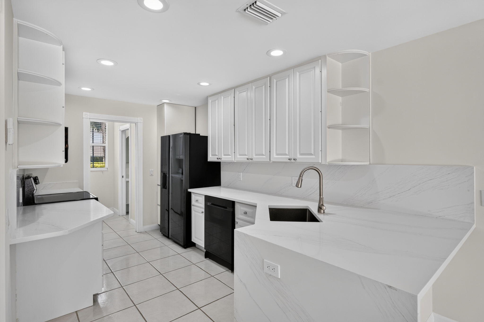 CATALINA LAKES - Residential Lease
