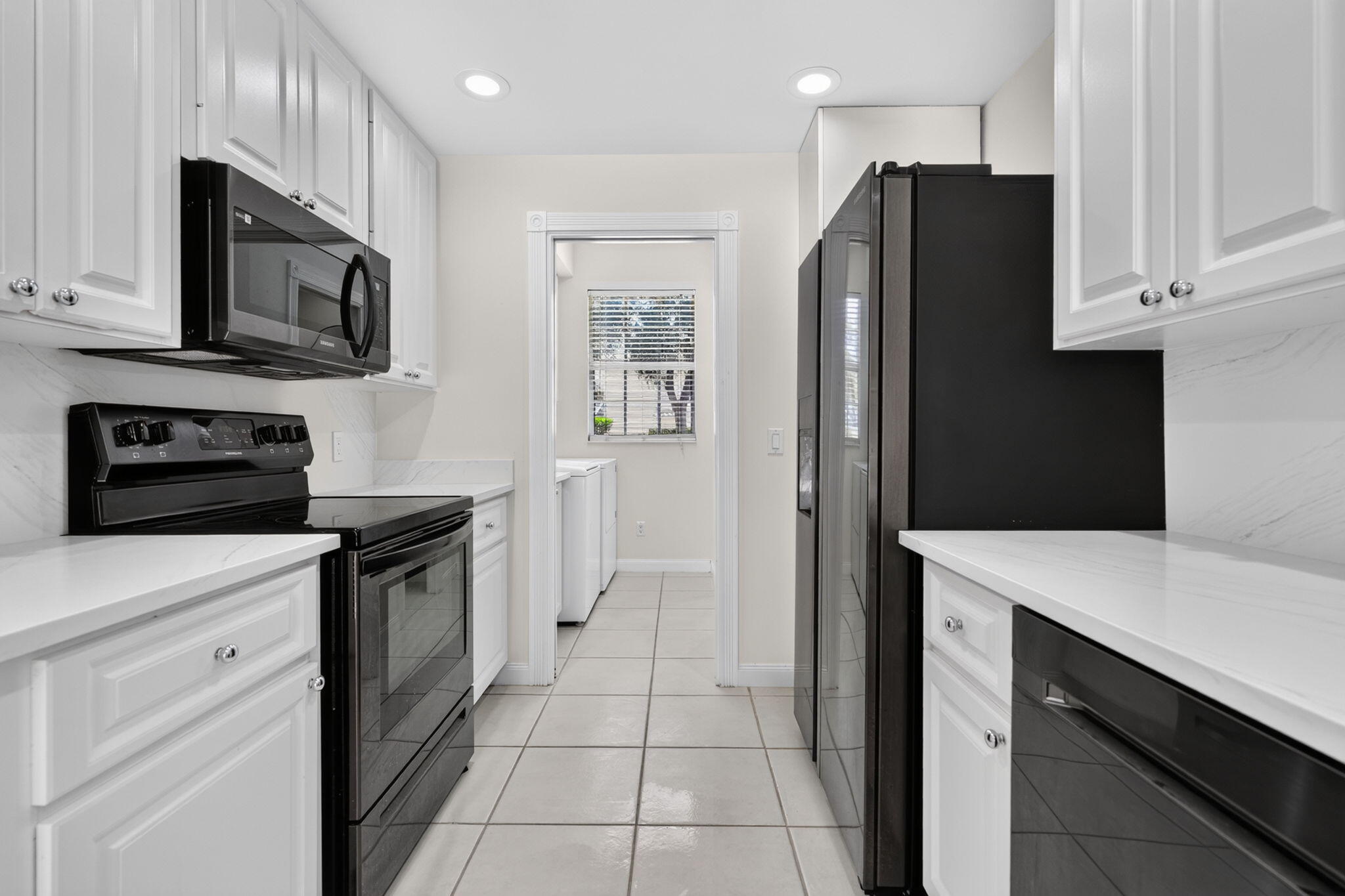 CATALINA LAKES - Residential Lease