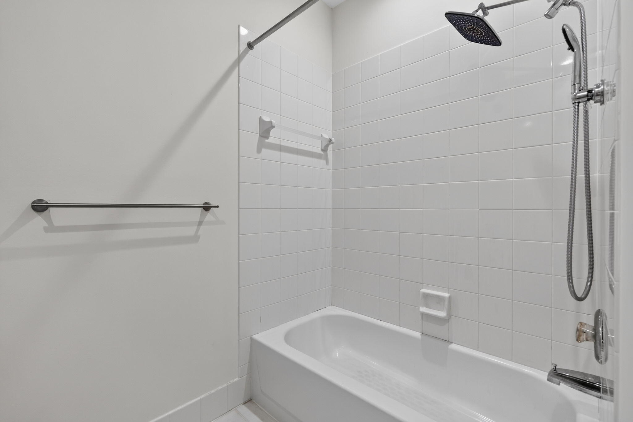 CATALINA LAKES - Residential Lease