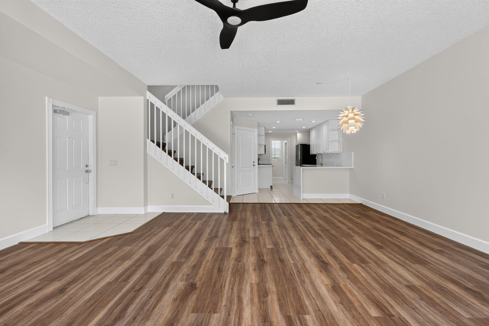 CATALINA LAKES - Residential Lease