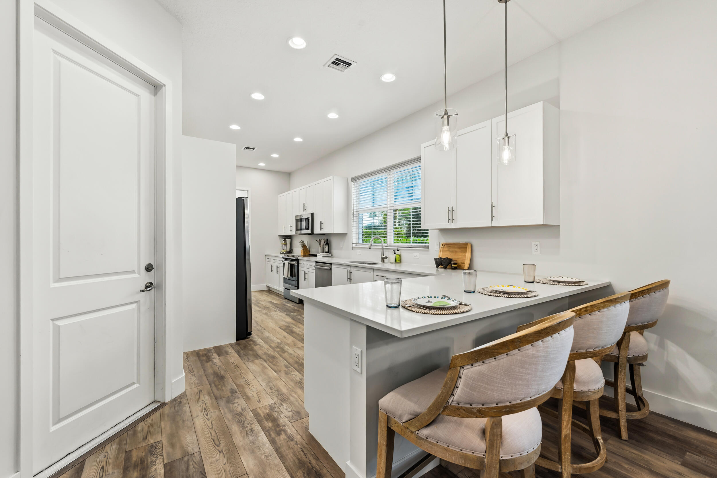 POINTE MIDTOWN - Residential