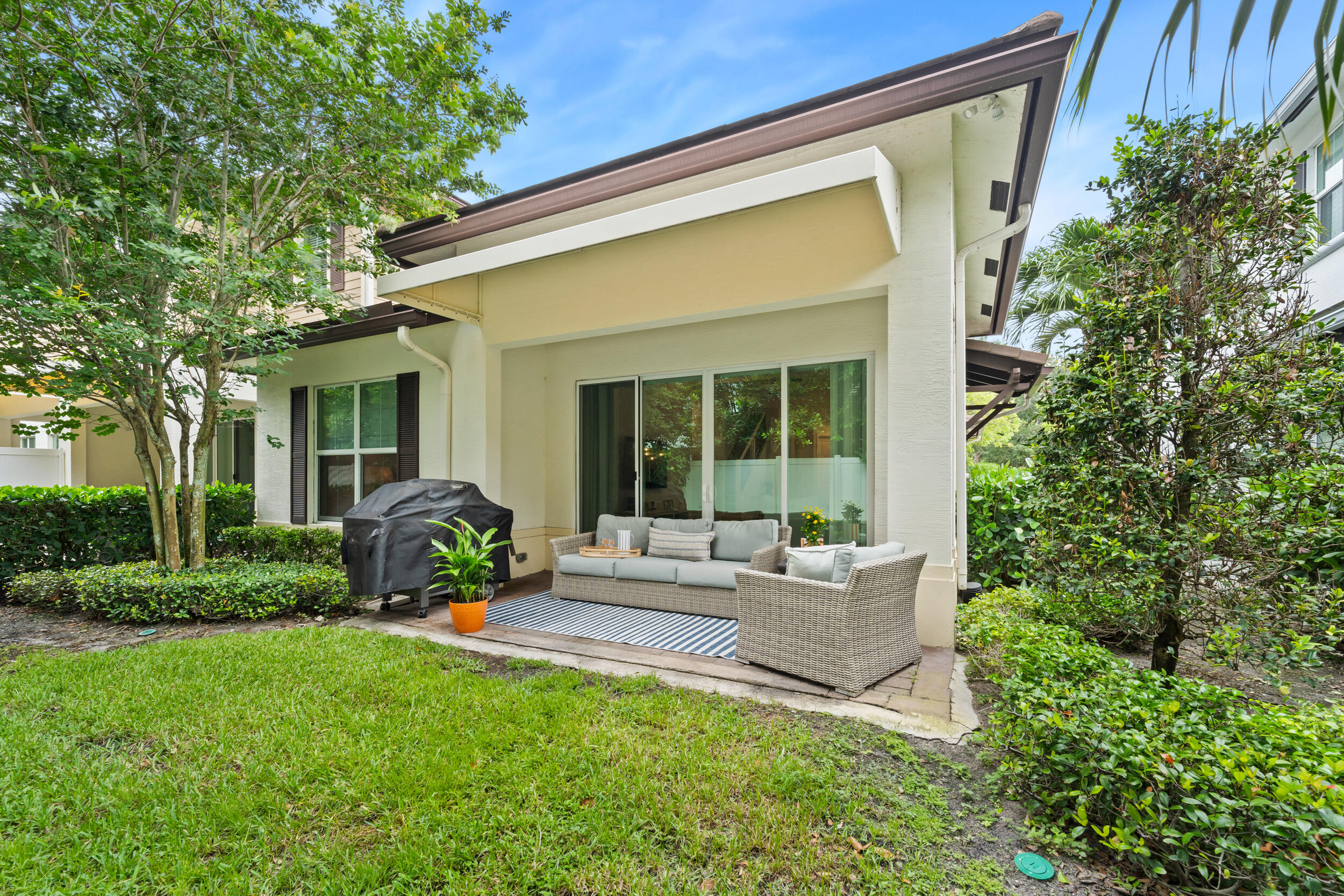 POINTE MIDTOWN - Residential