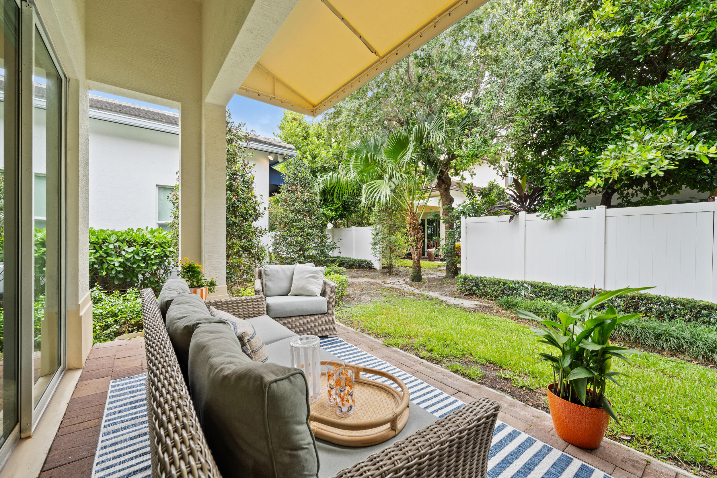 POINTE MIDTOWN - Residential