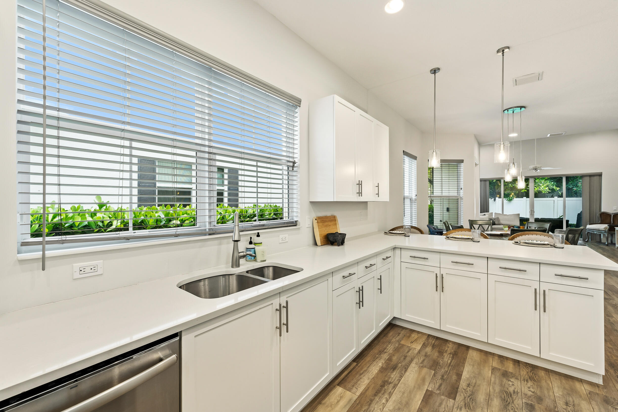 POINTE MIDTOWN - Residential