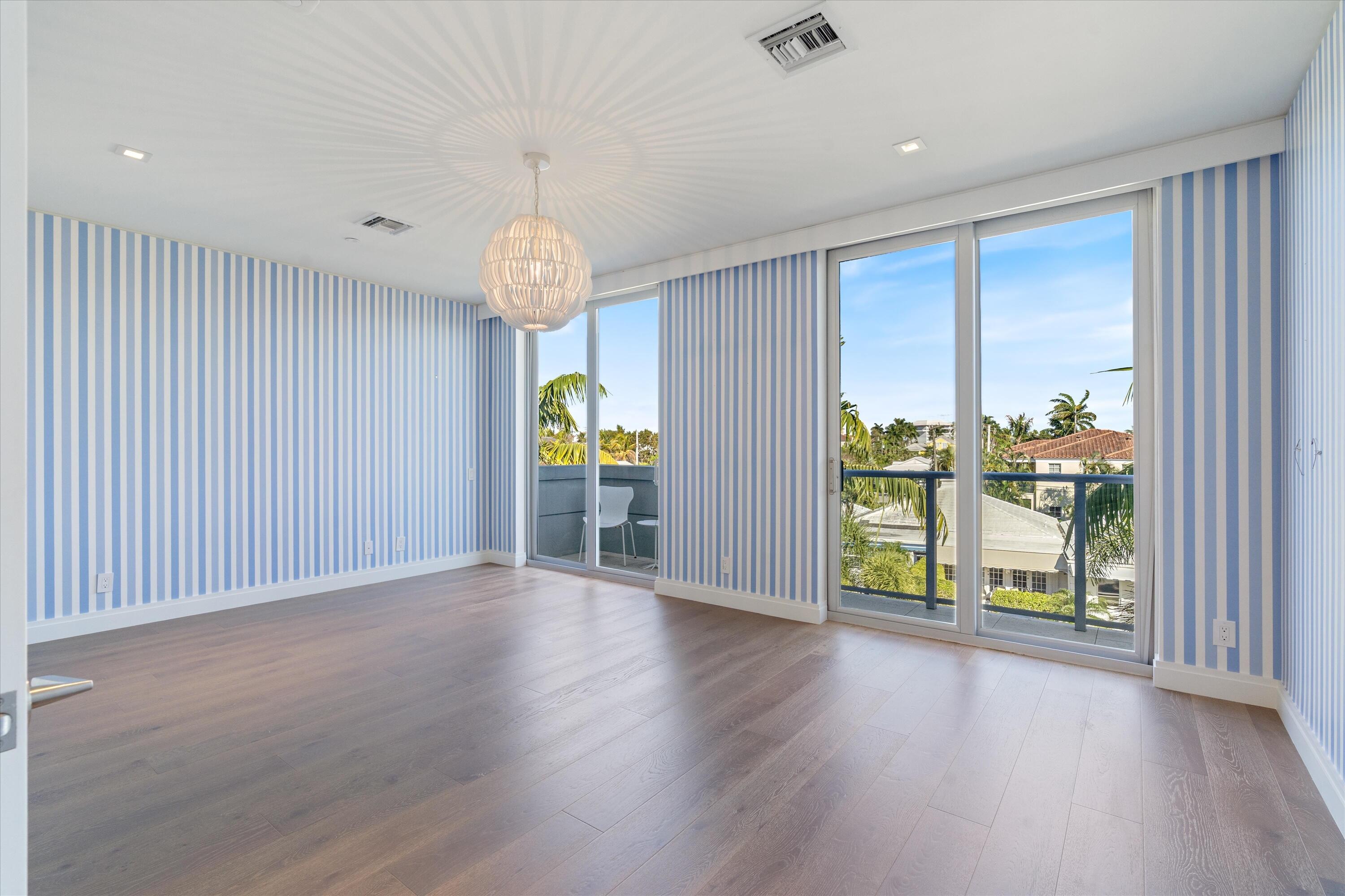 SEAGATE YACHT CLUB - Residential