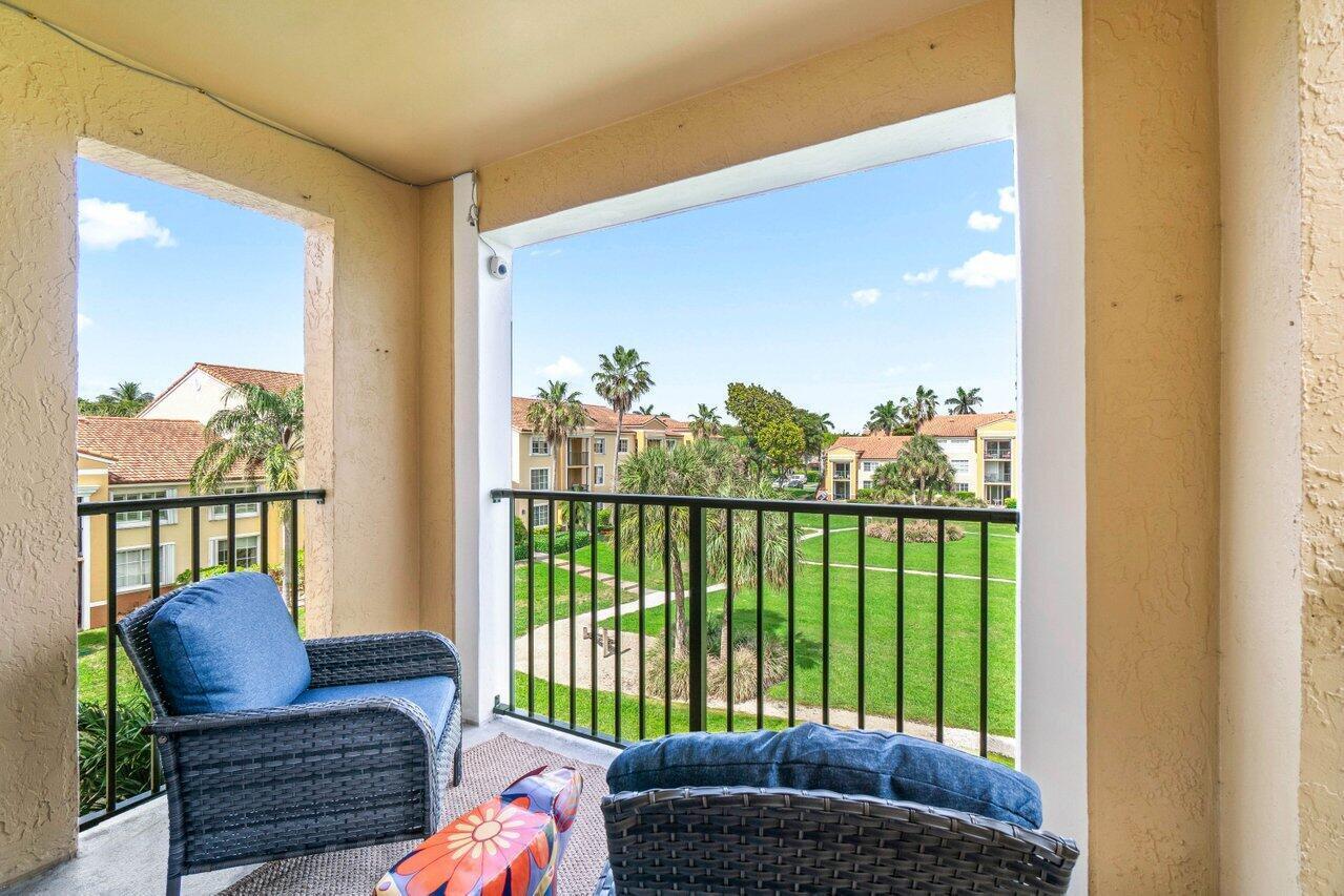 YACHT CLUB ON THE INTRACOASTAL CONDOMINIUM - Residential Lease