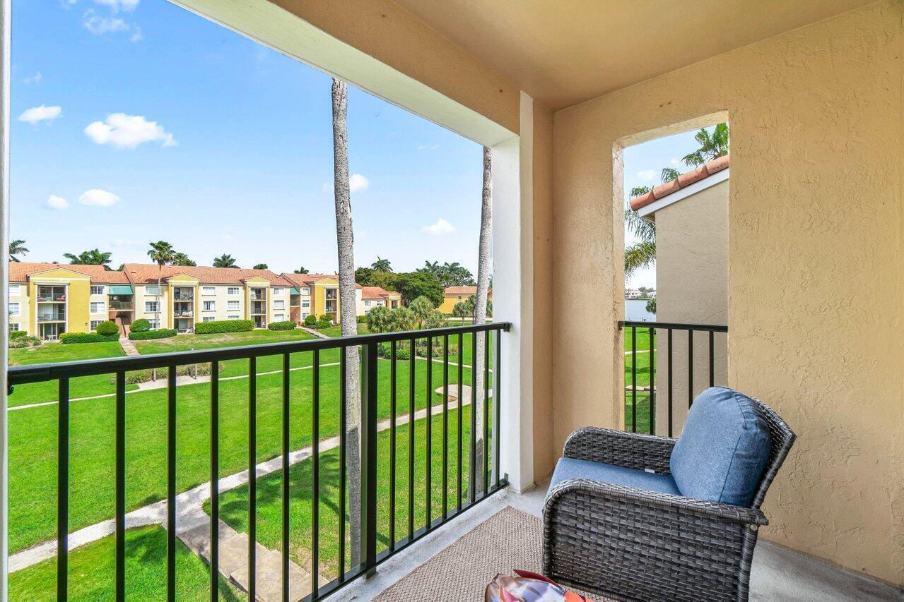 YACHT CLUB ON THE INTRACOASTAL CONDOMINIUM - Residential Lease