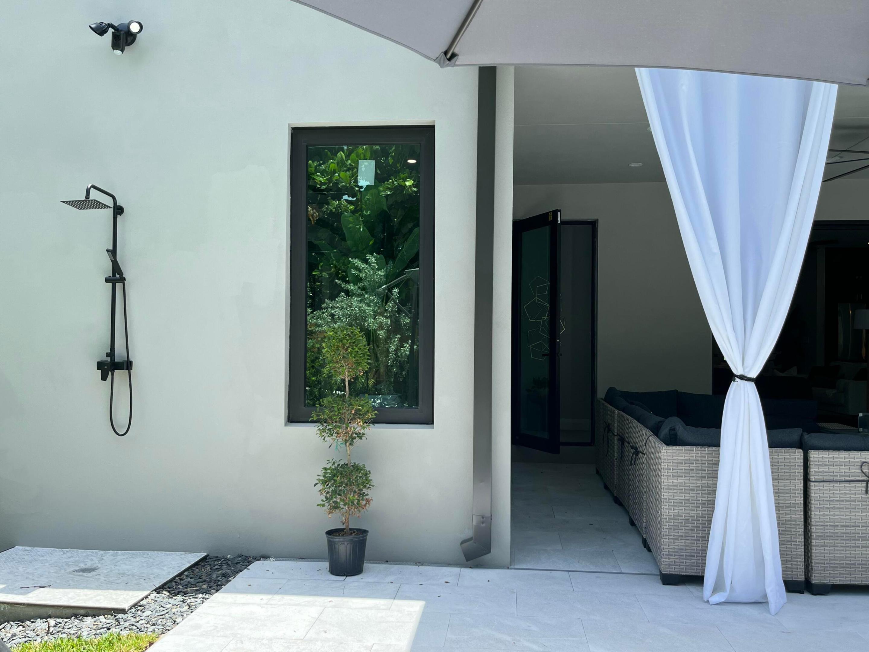 POINSETTIA HEIGHTS - Residential