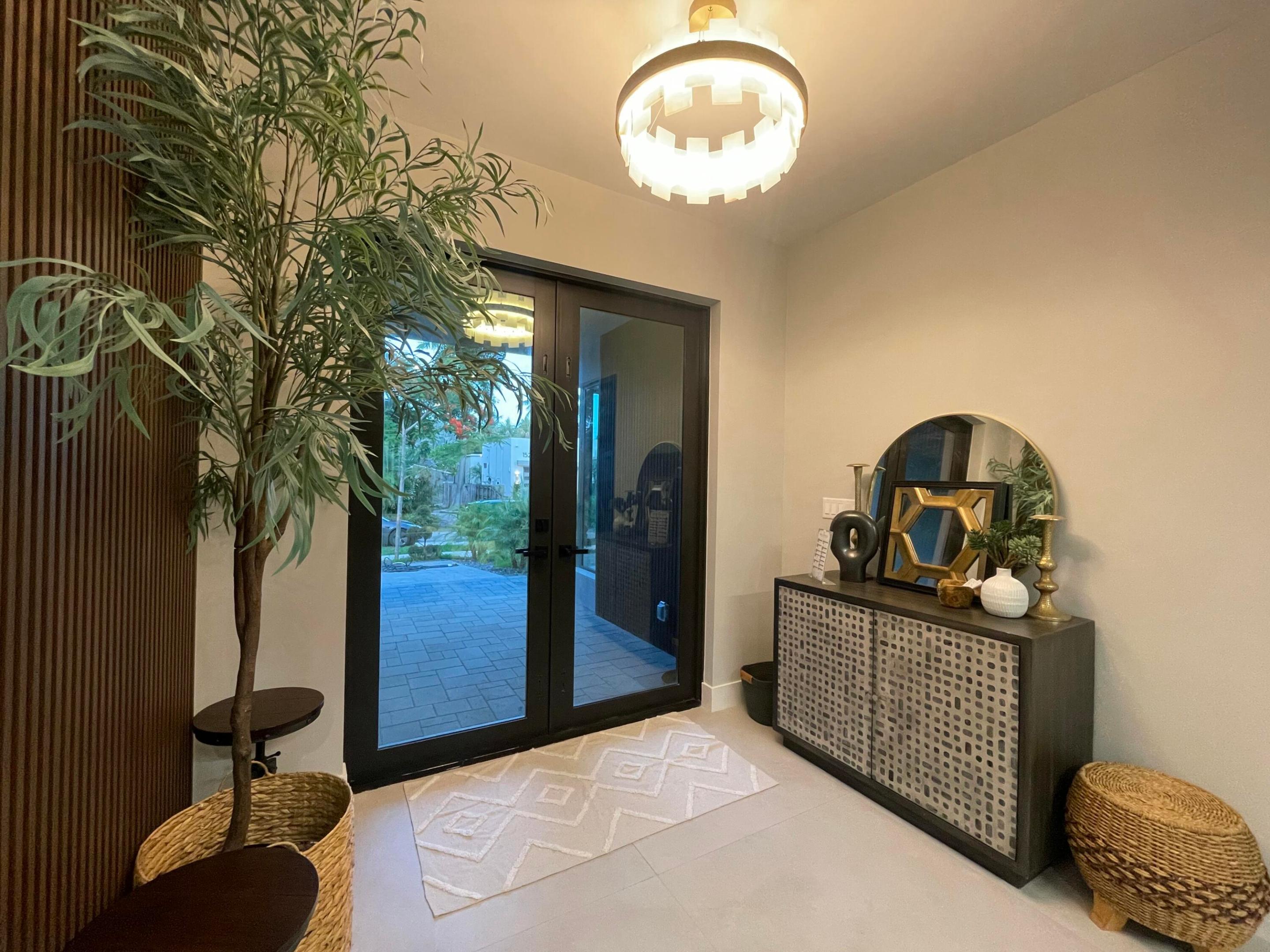 POINSETTIA HEIGHTS - Residential