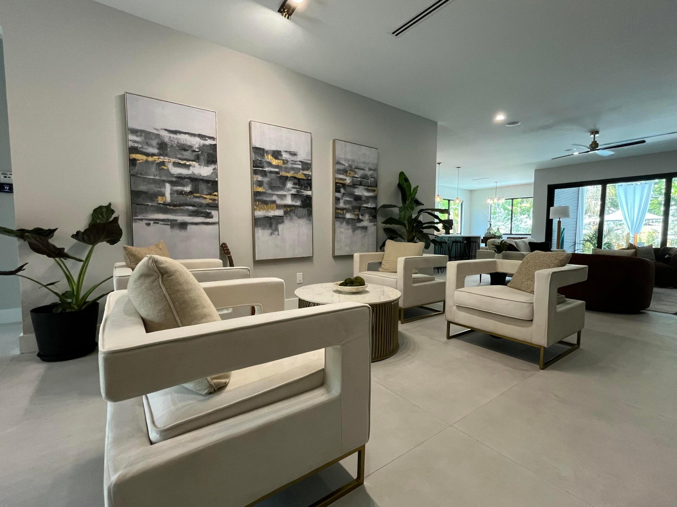 POINSETTIA HEIGHTS - Residential
