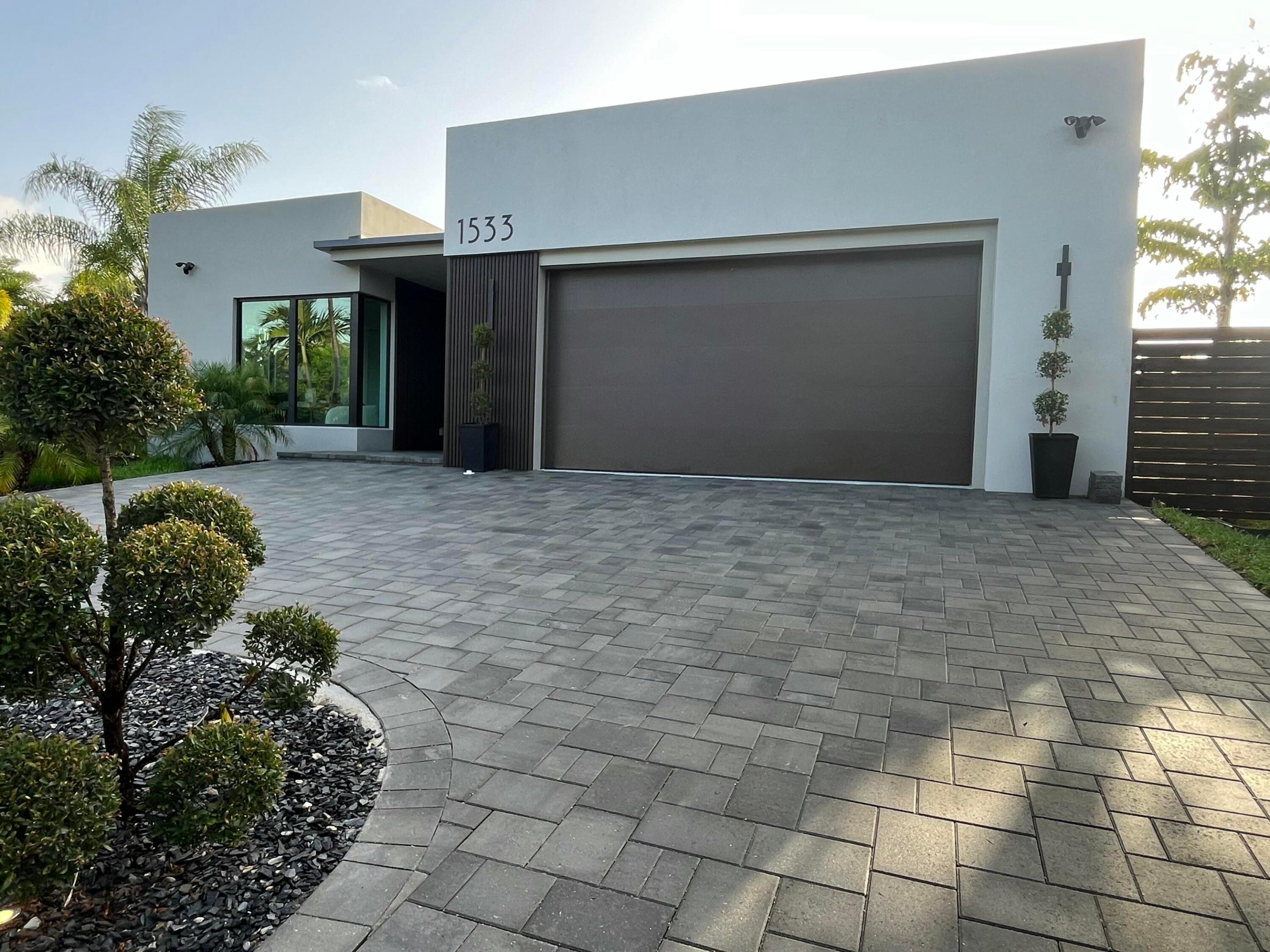 POINSETTIA HEIGHTS - Residential