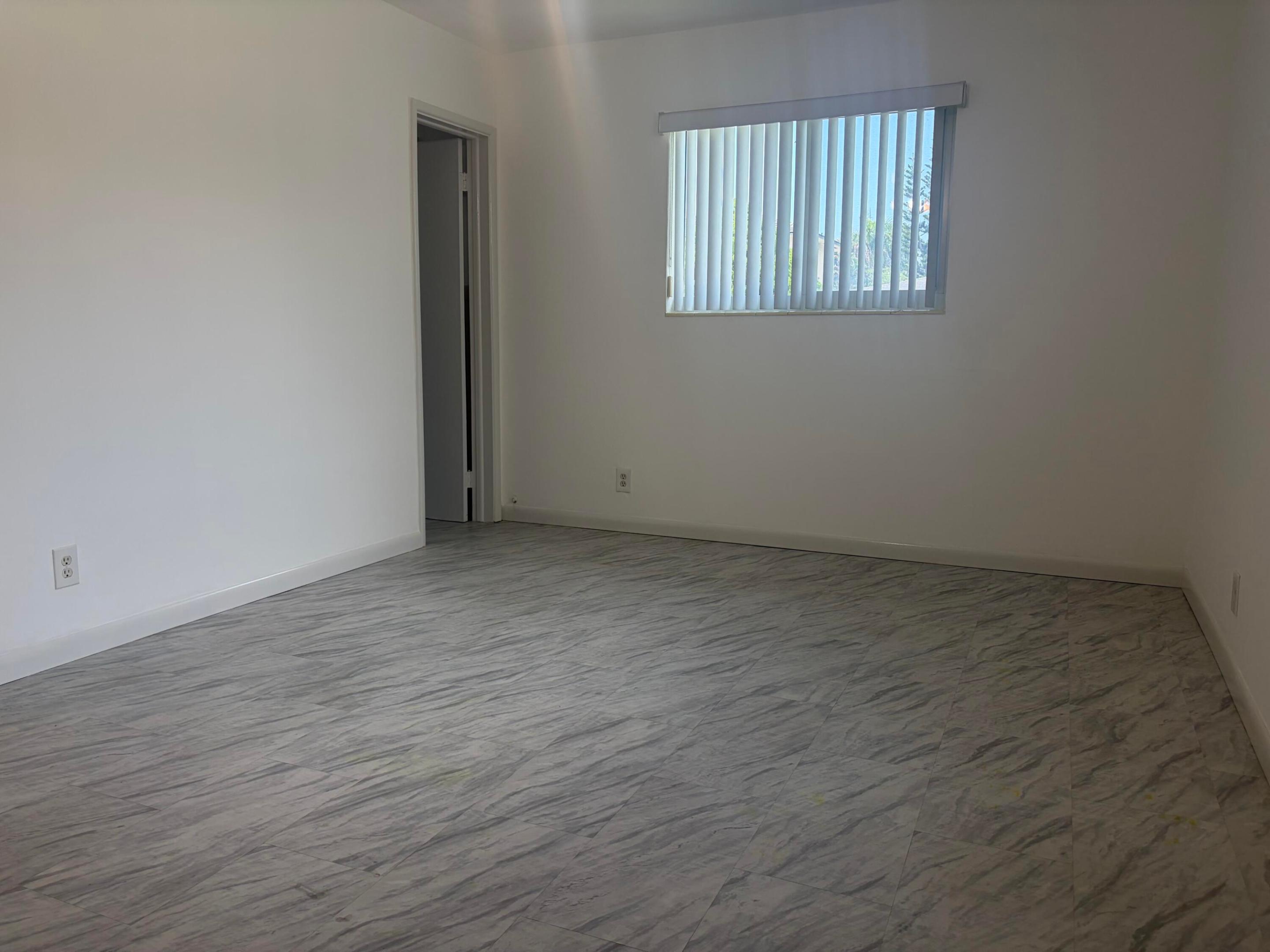 HOLLYWOOD PLACE - Residential Lease