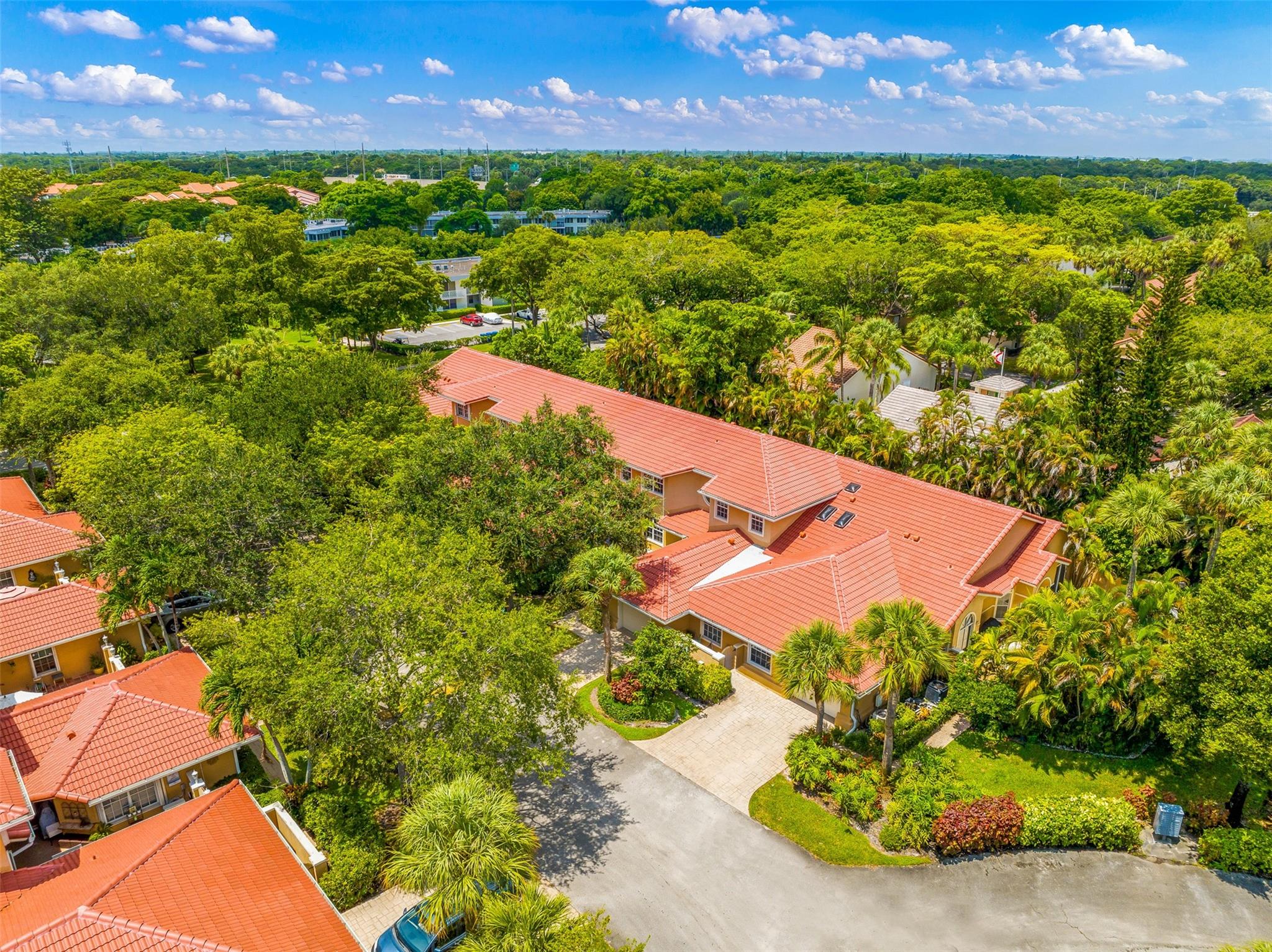 MISTY OAKS CONDOMINIUM - Residential