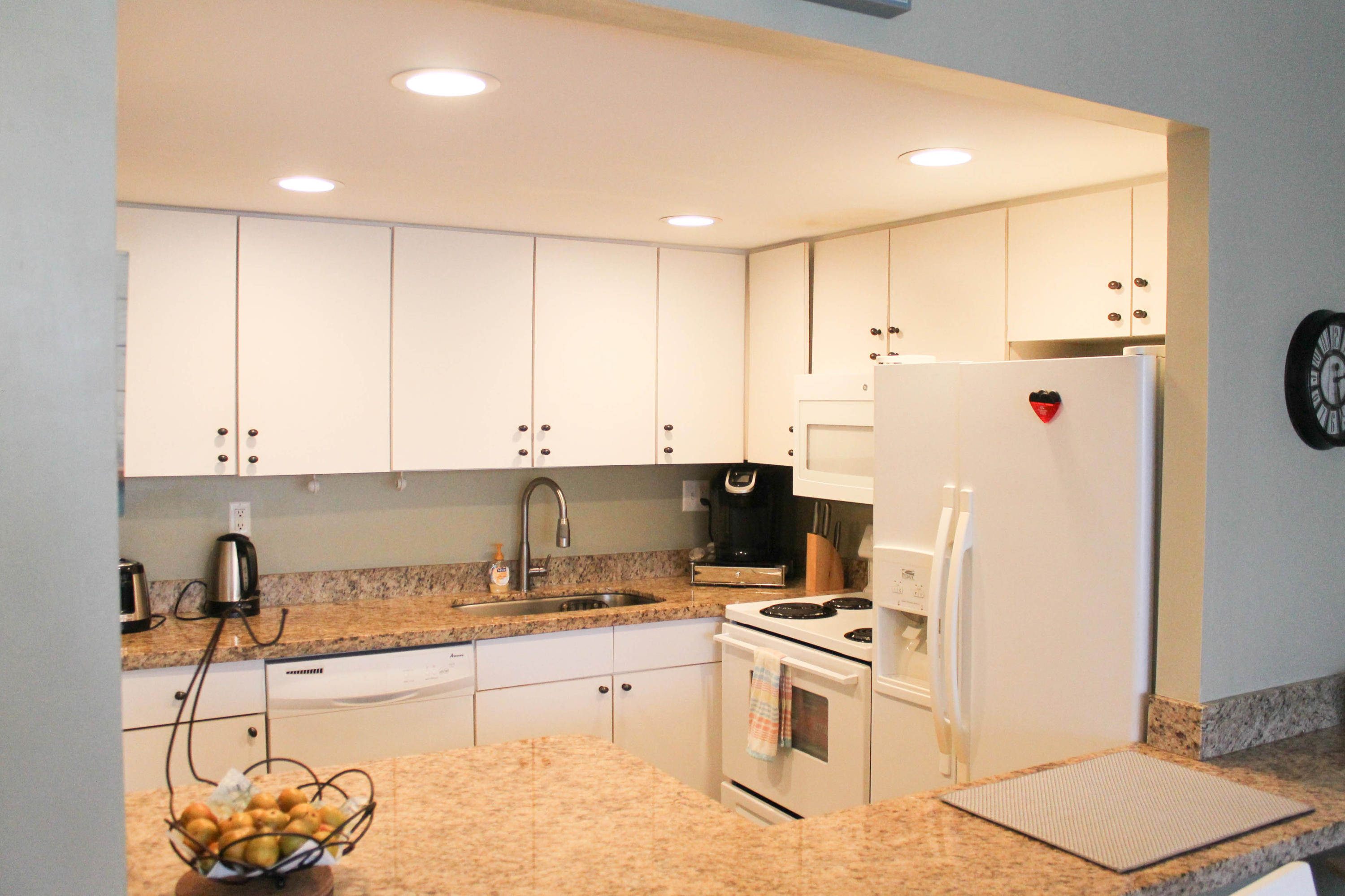 LAKESHORE CLUB CONDO - Residential Lease