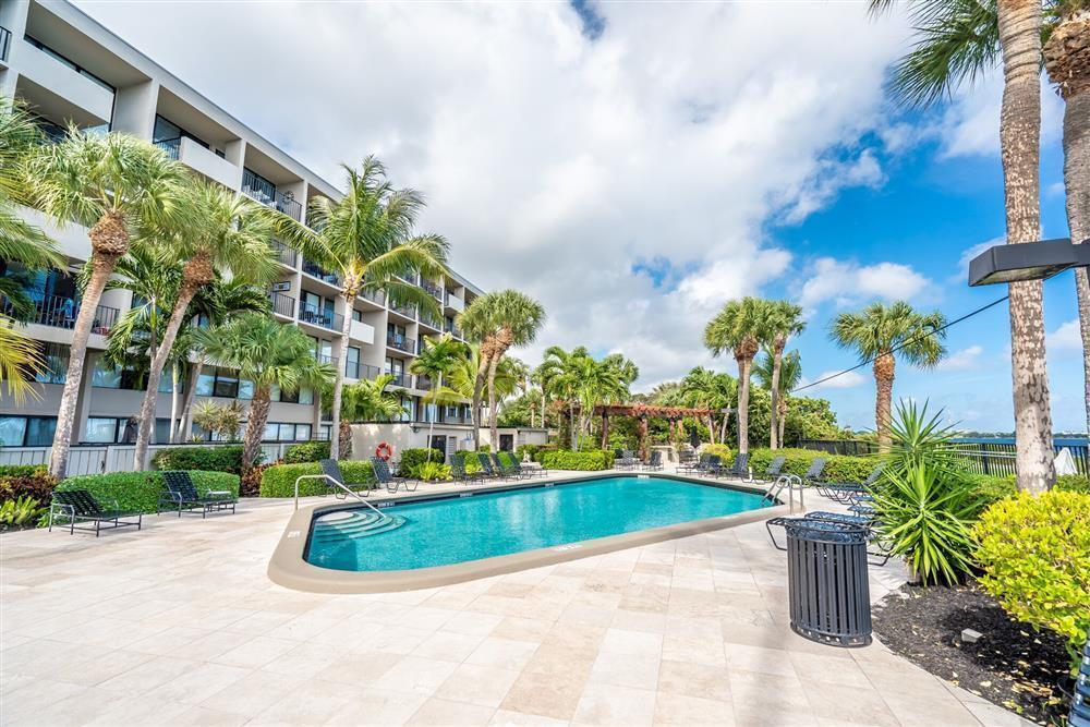 LAKESHORE CLUB CONDO - Residential Lease