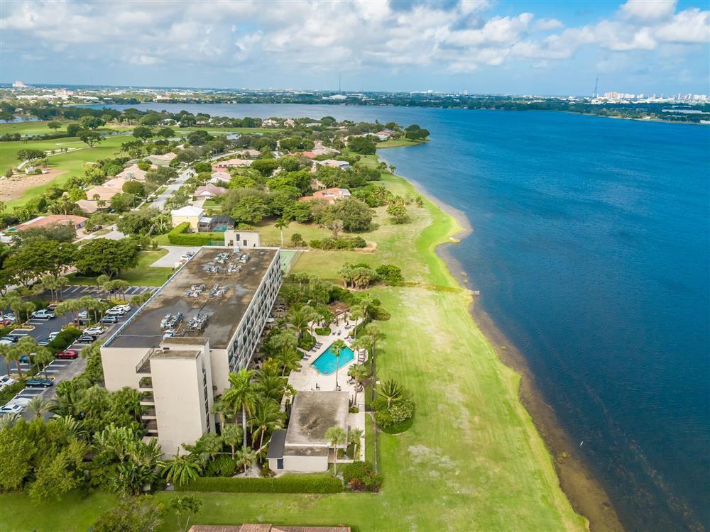 LAKESHORE CLUB CONDO - Residential Lease