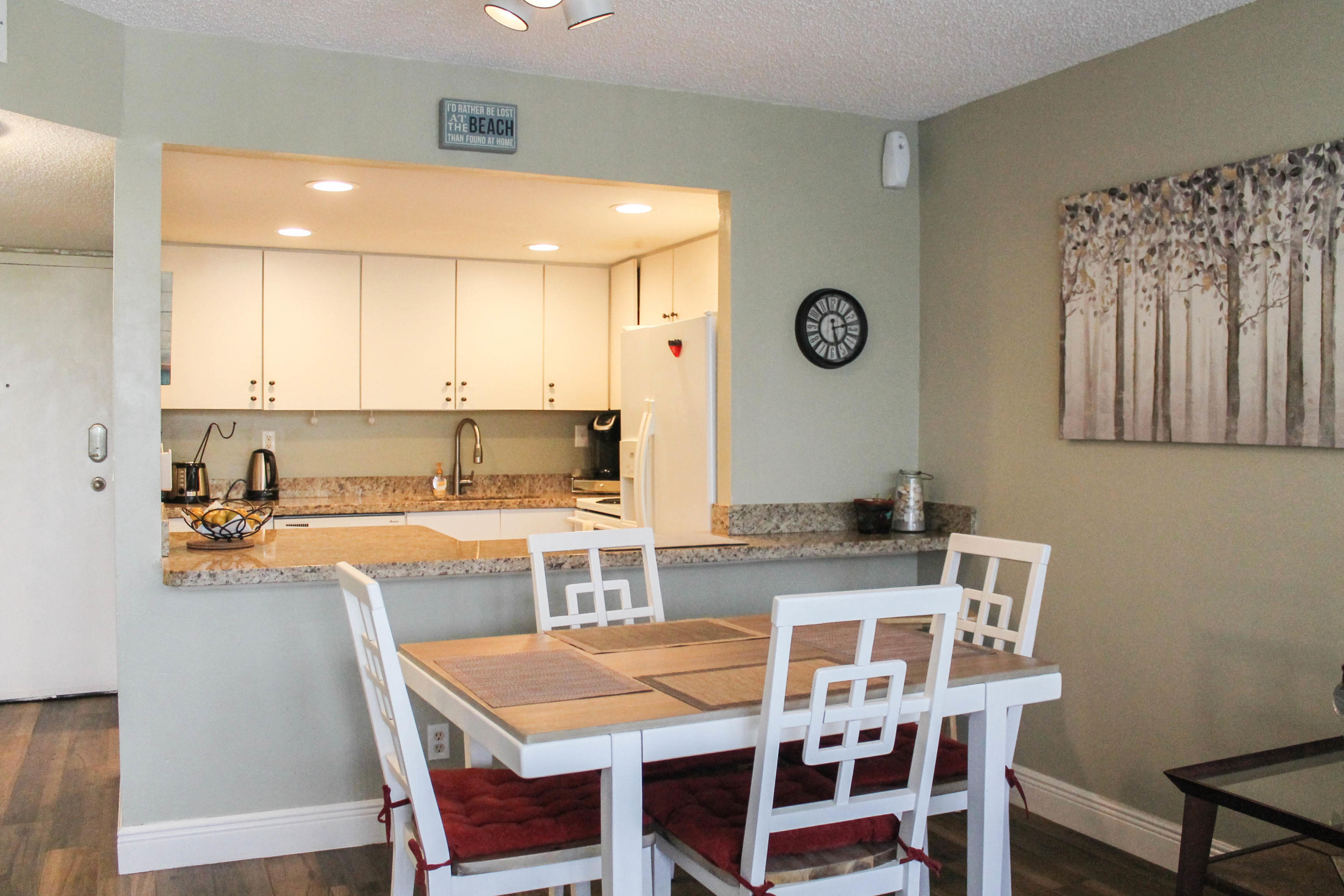 LAKESHORE CLUB CONDO - Residential Lease
