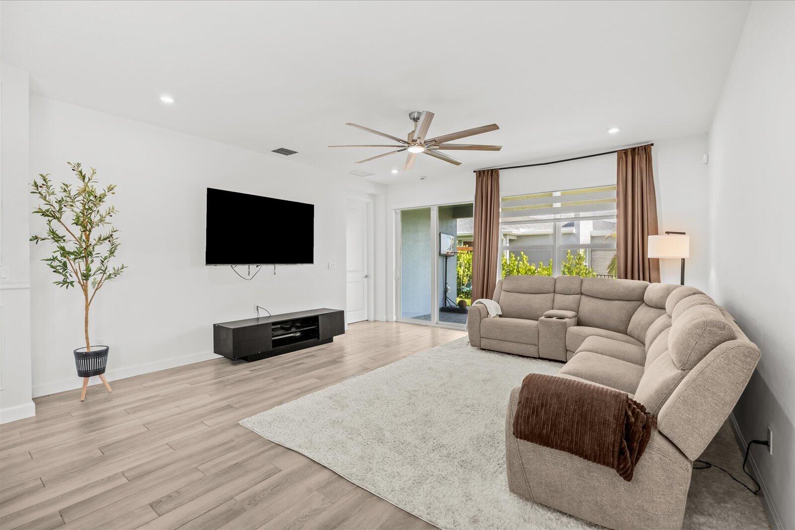 SOUTHERN GROVE PARCEL 28 REPLAT - Residential