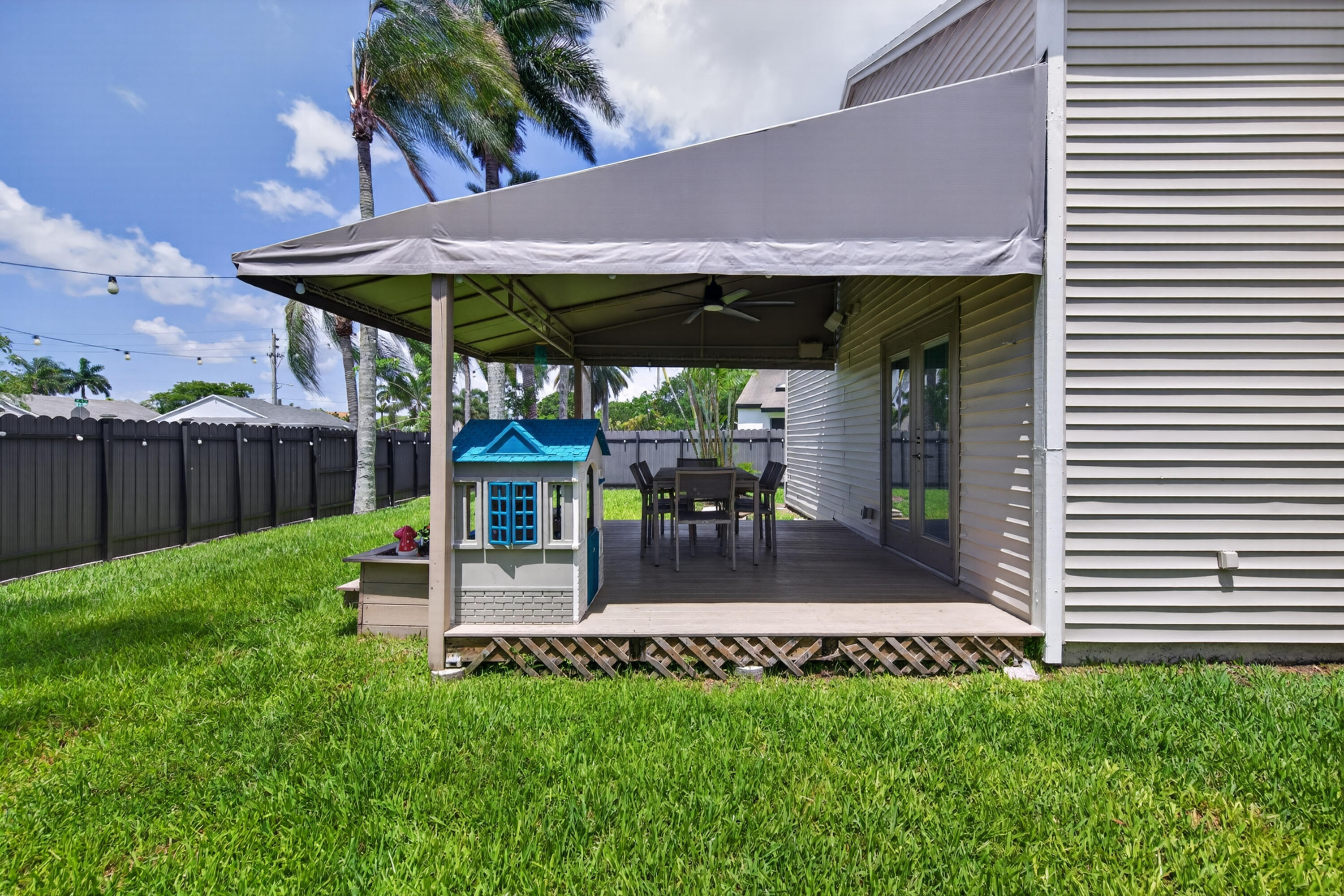 FAMILY HOMES - Residential