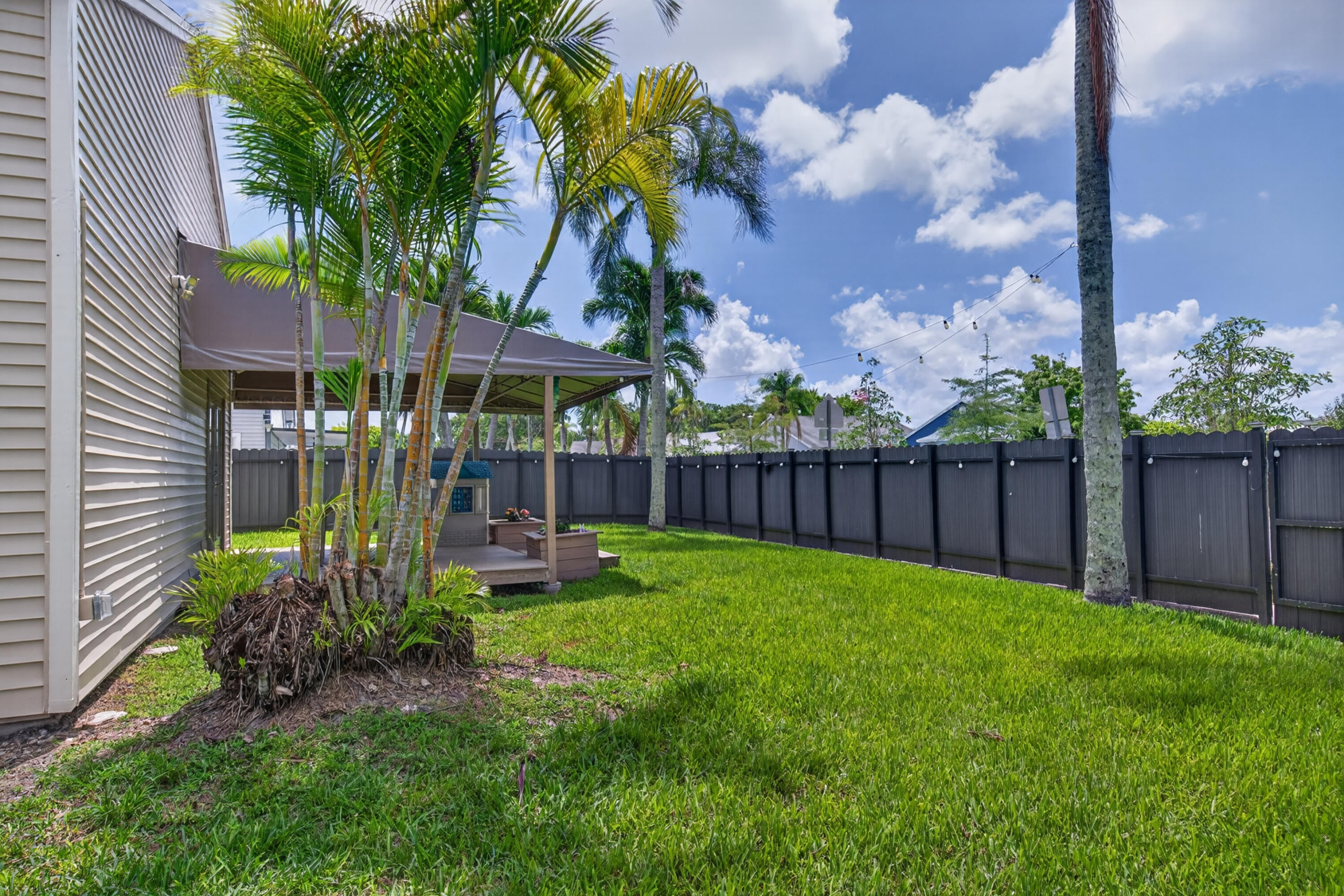 FAMILY HOMES - Residential
