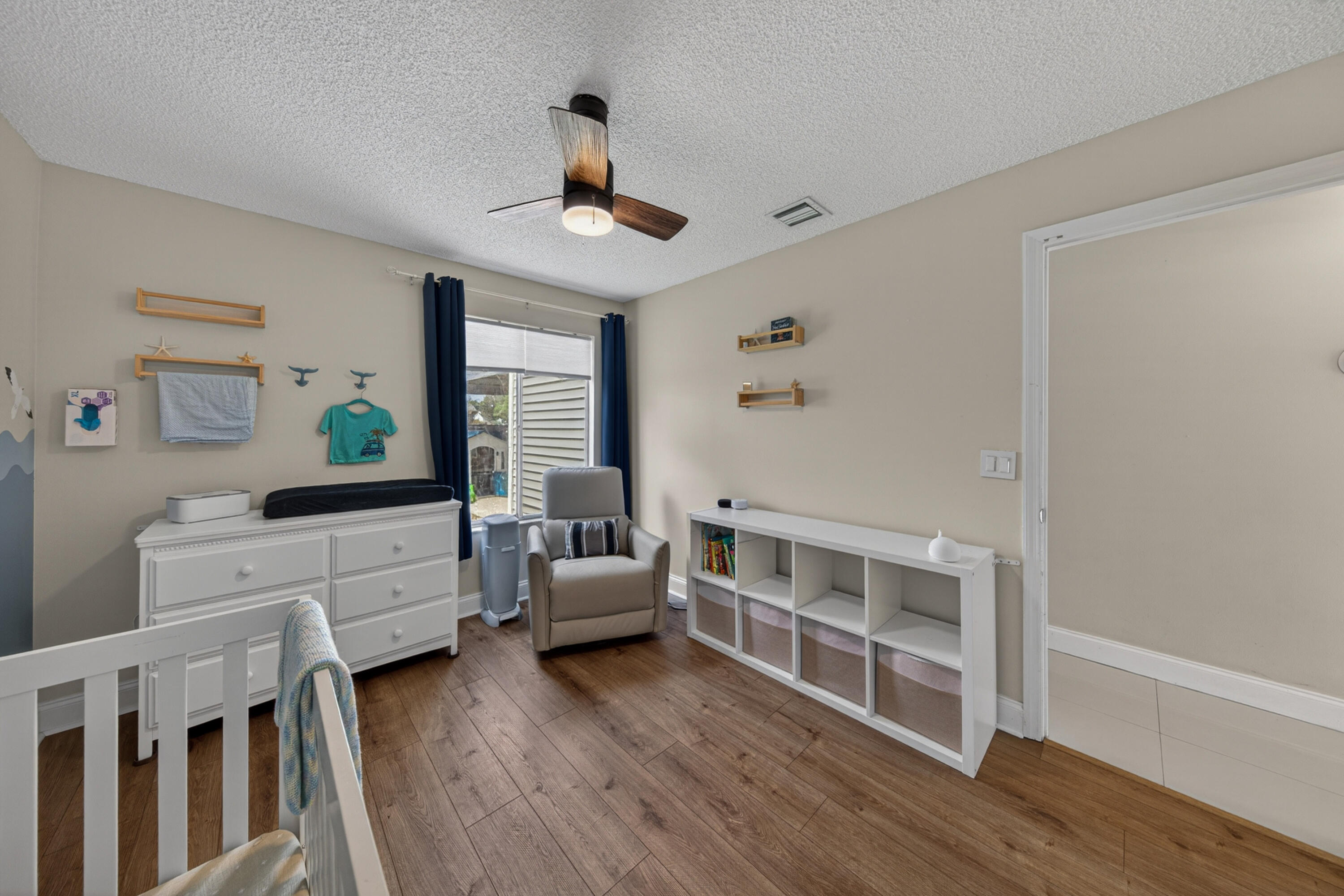 FAMILY HOMES - Residential