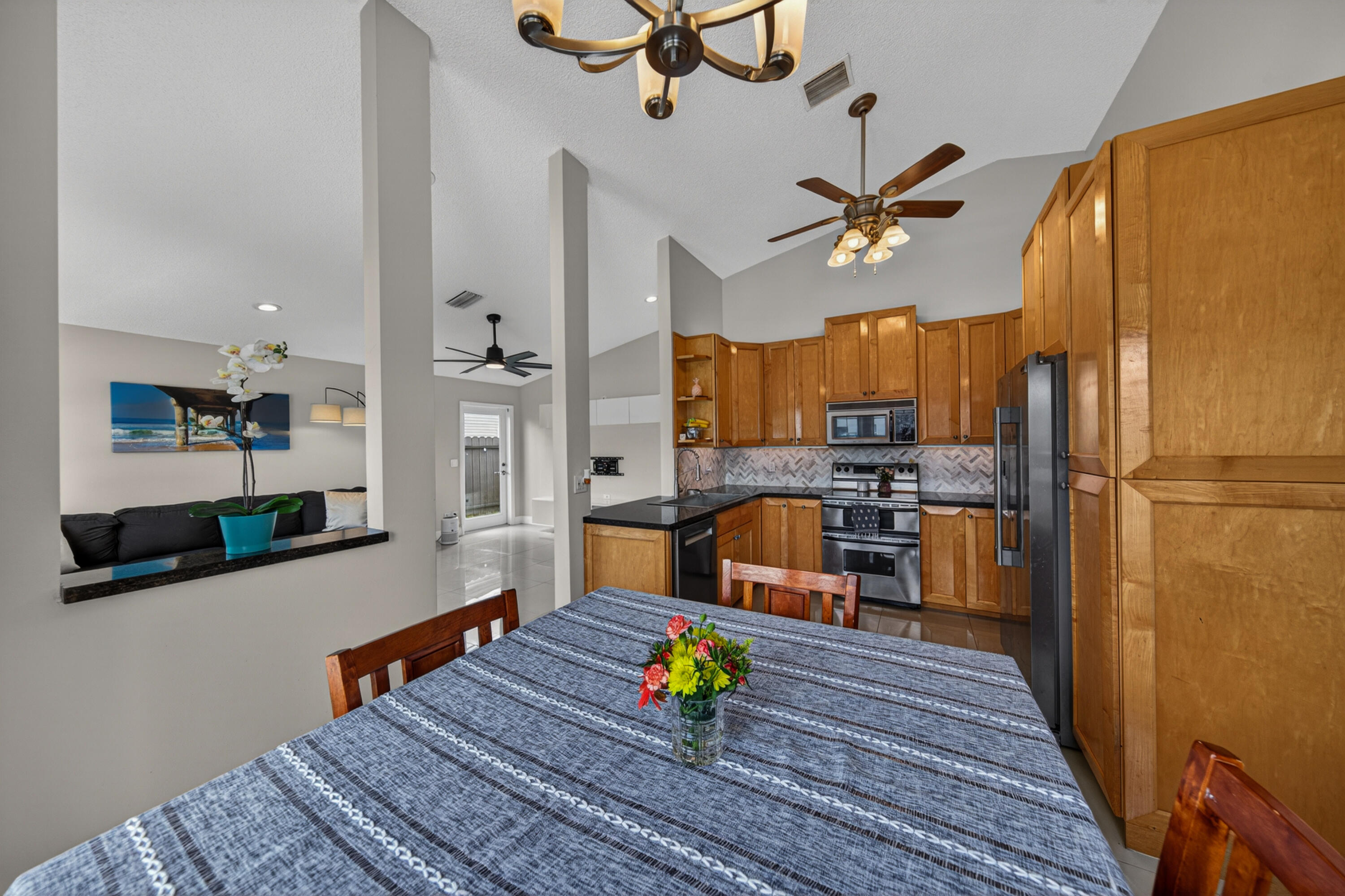 FAMILY HOMES - Residential