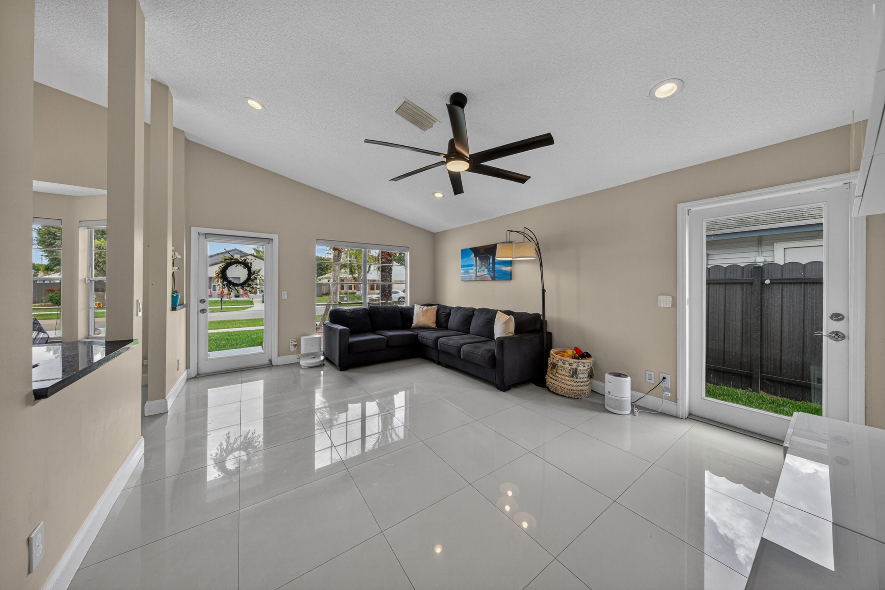 FAMILY HOMES - Residential