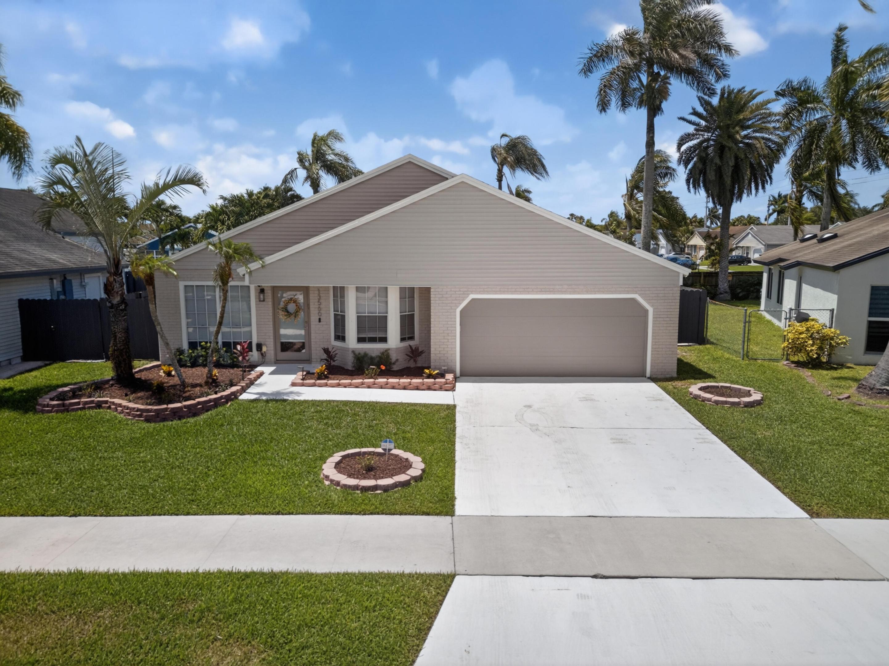 FAMILY HOMES - Residential