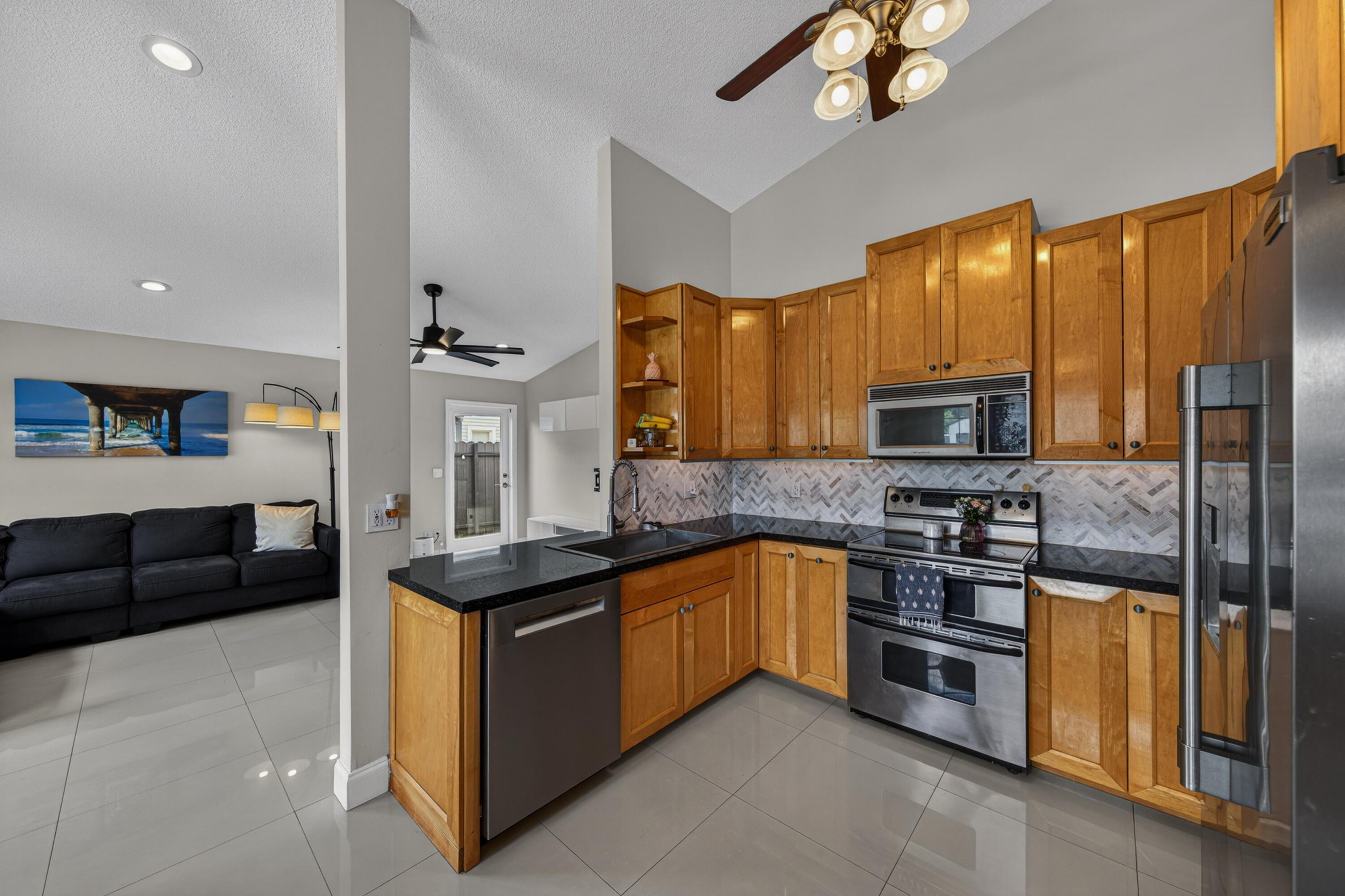 FAMILY HOMES - Residential