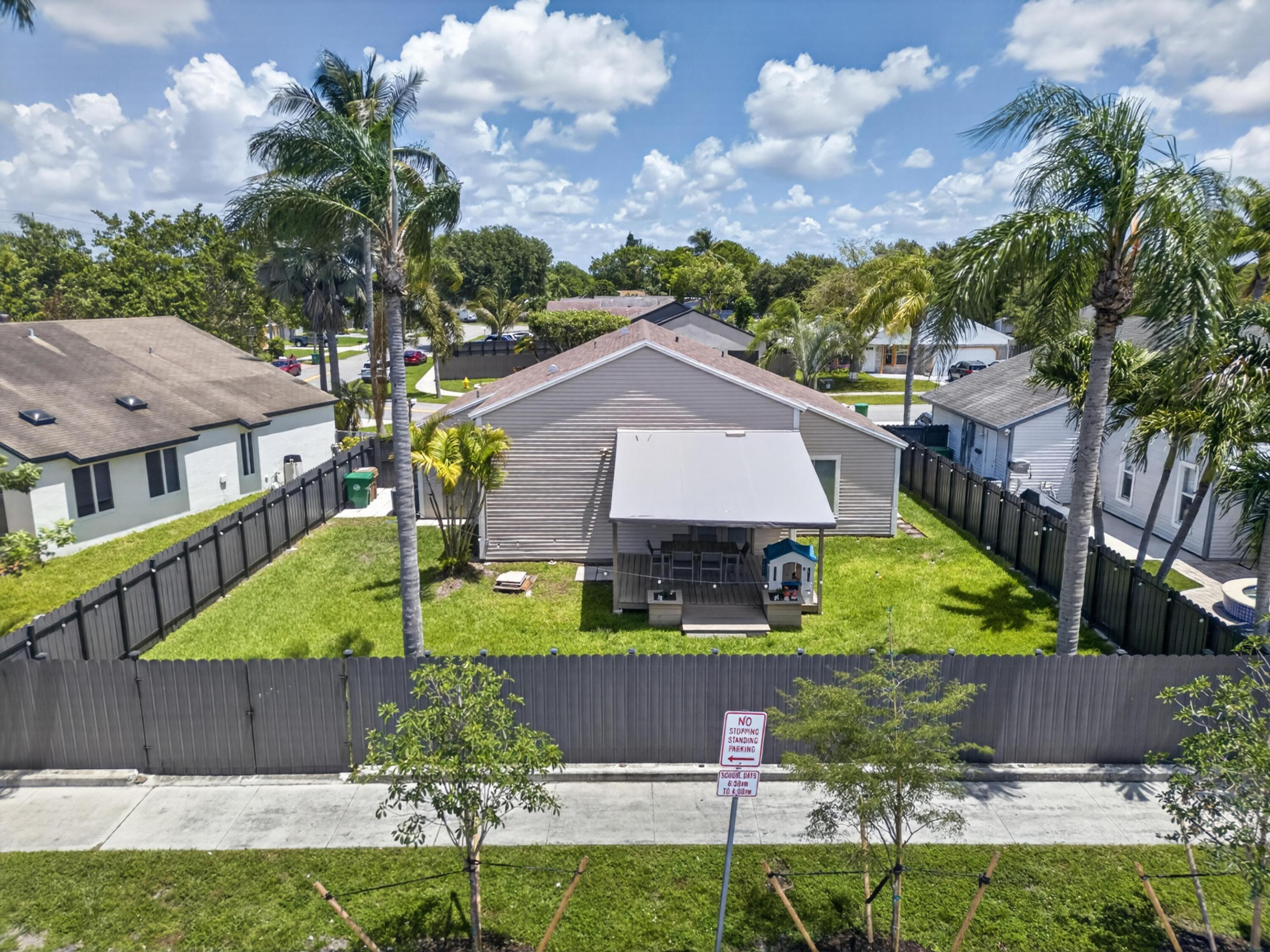 FAMILY HOMES - Residential