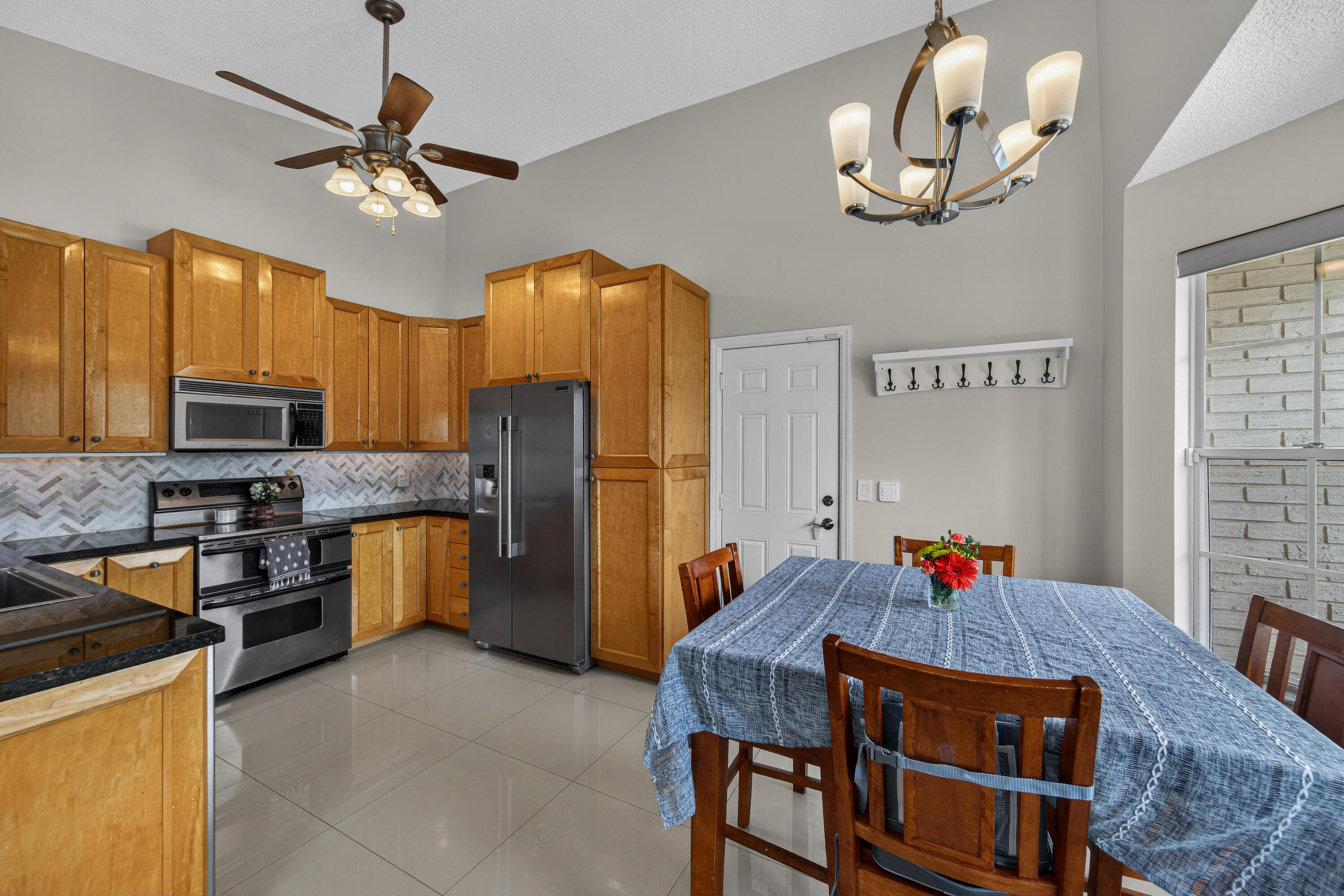 FAMILY HOMES - Residential