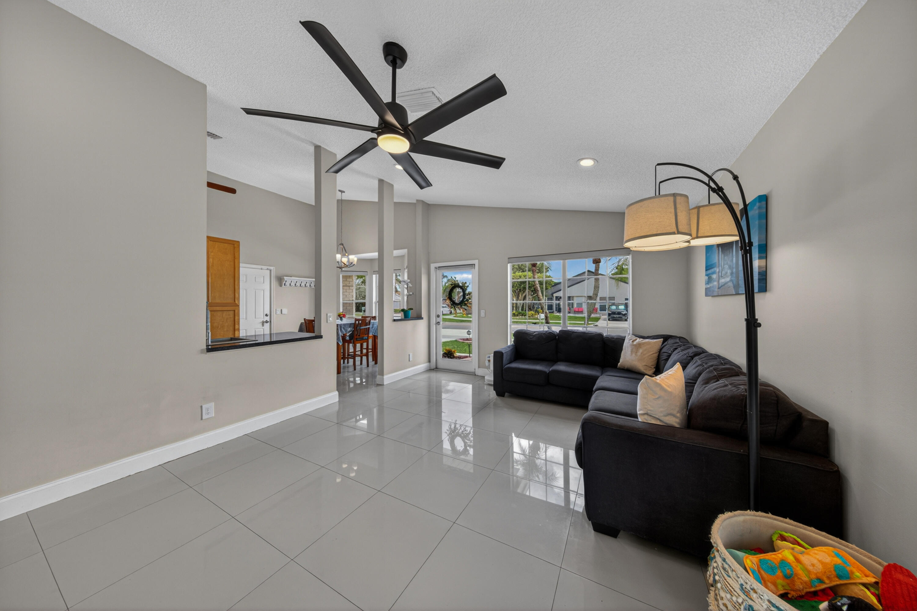 FAMILY HOMES - Residential