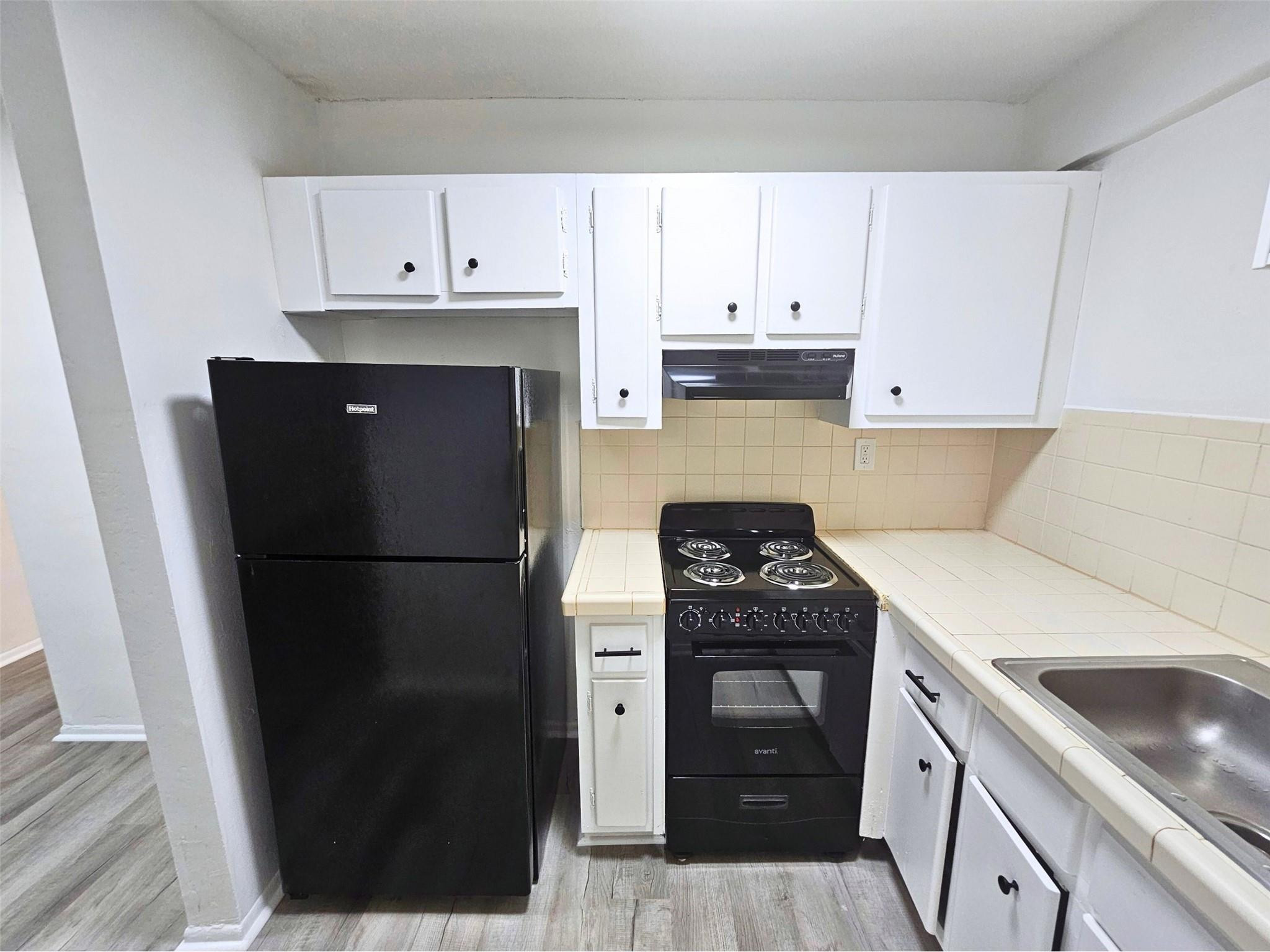 STRANAHANS SUB - Residential Lease