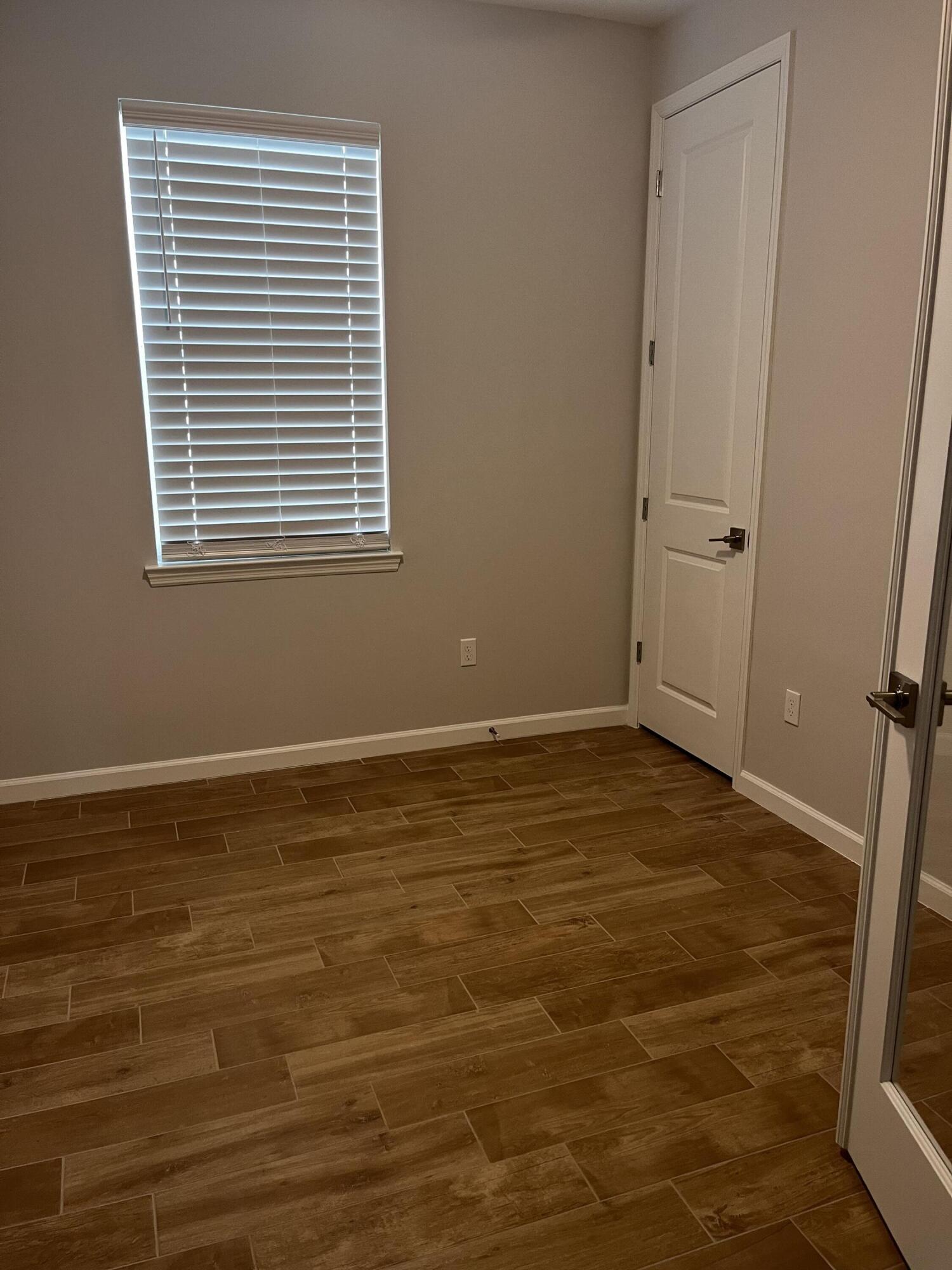 HARBOR ISLE PHASE 1 - Residential Lease