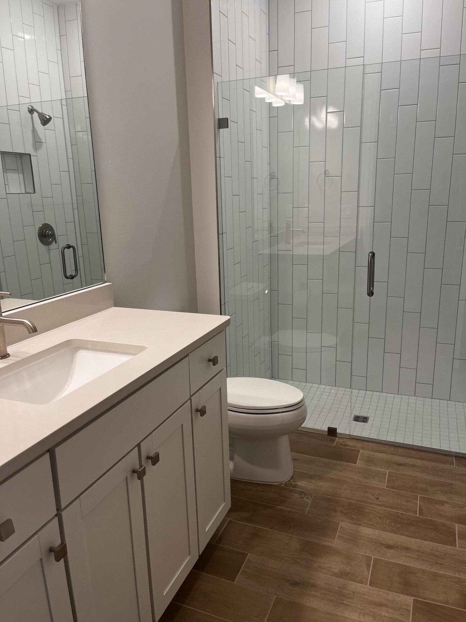 HARBOR ISLE PHASE 1 - Residential Lease