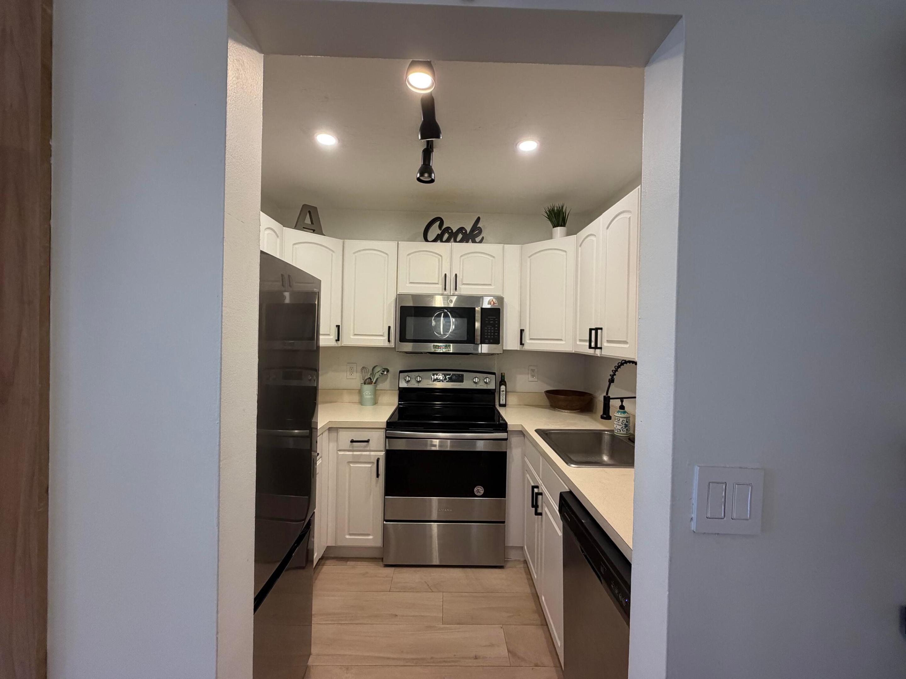 CYPRESS CLUB CONDO - Residential