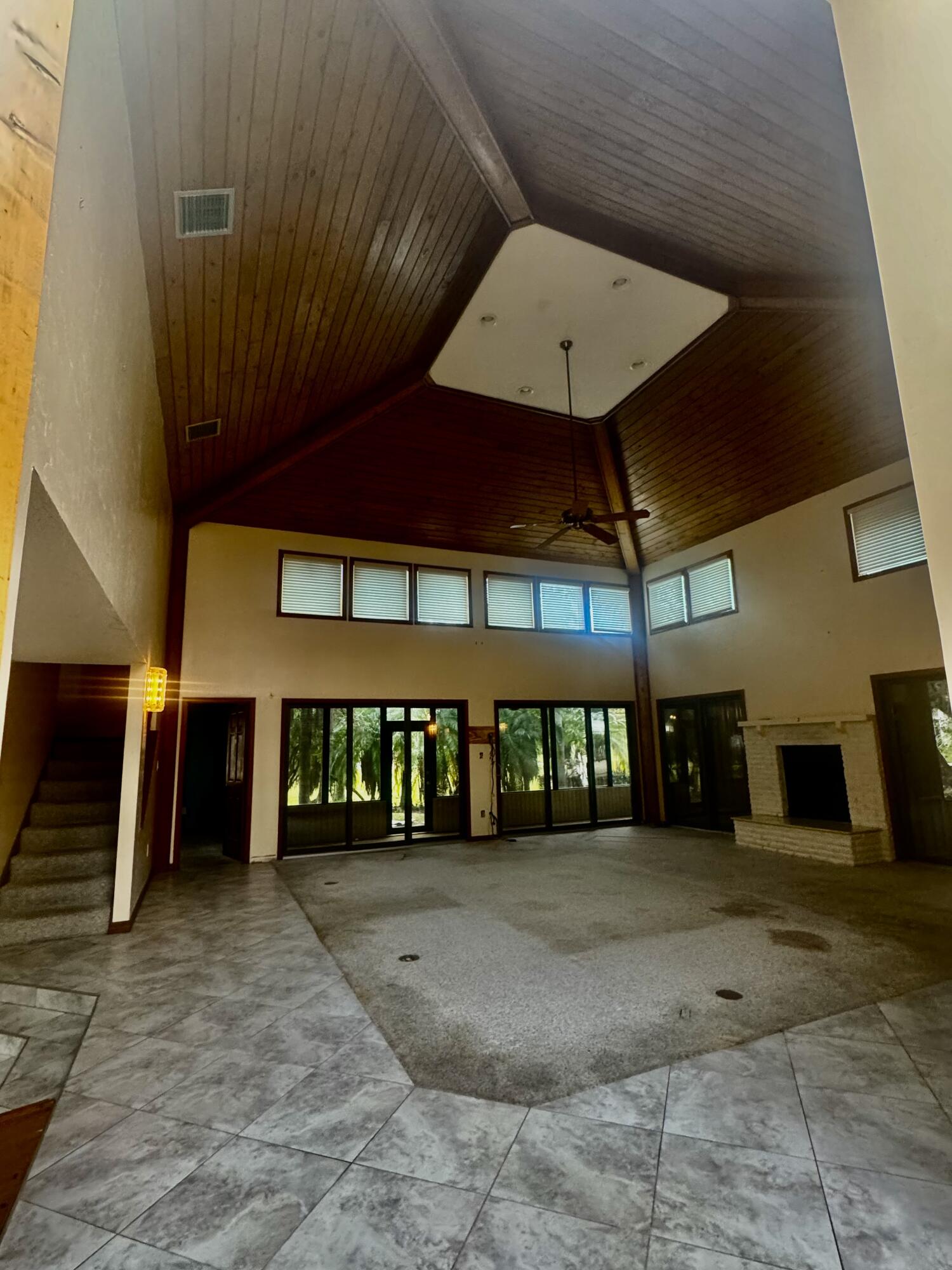 MONTE CARLO COUNTRY CLUB UNIT 1 - Residential
