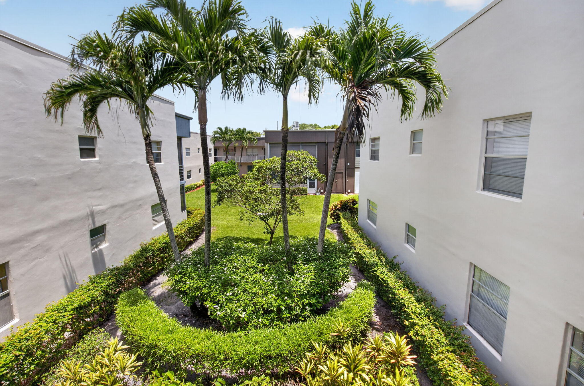 KINGS POINT - Residential