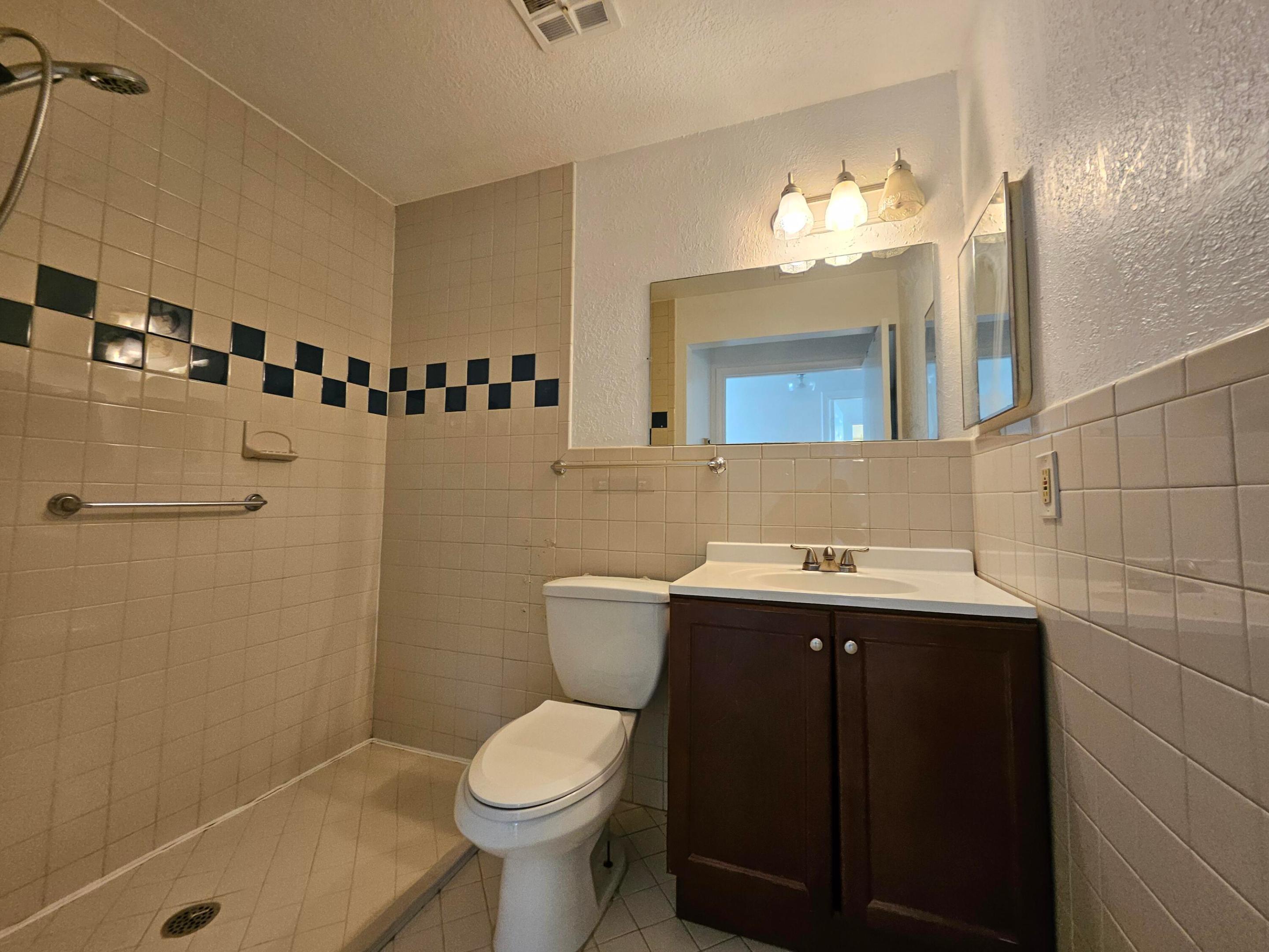 LAUDERDALE WEST CONDO NO IV - Residential