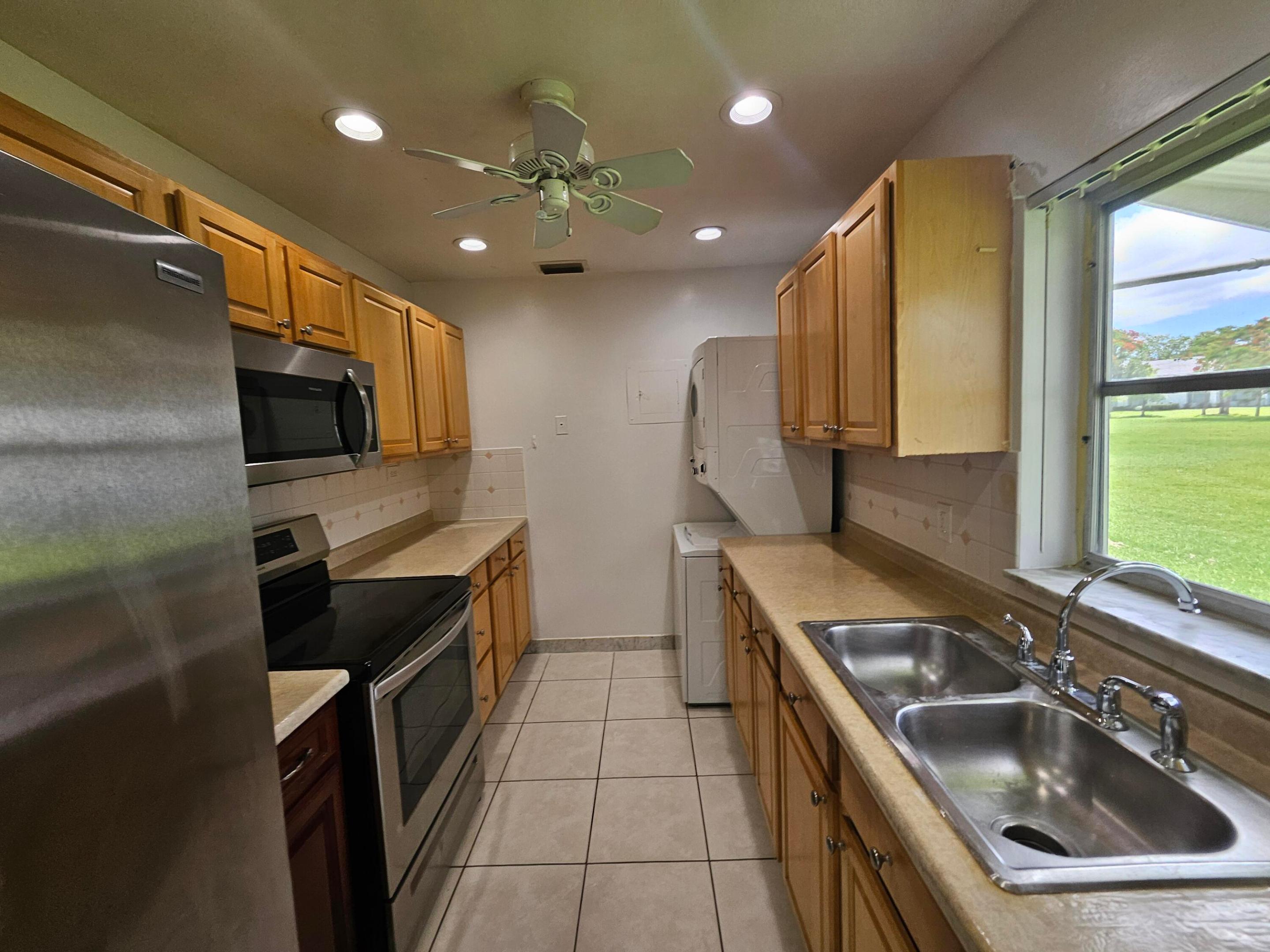 LAUDERDALE WEST CONDO NO IV - Residential
