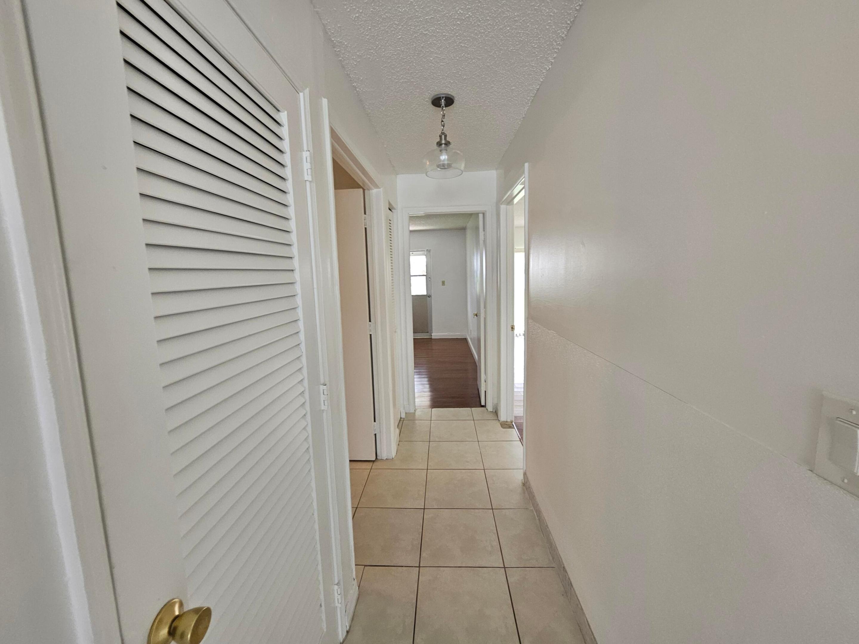 LAUDERDALE WEST CONDO NO IV - Residential