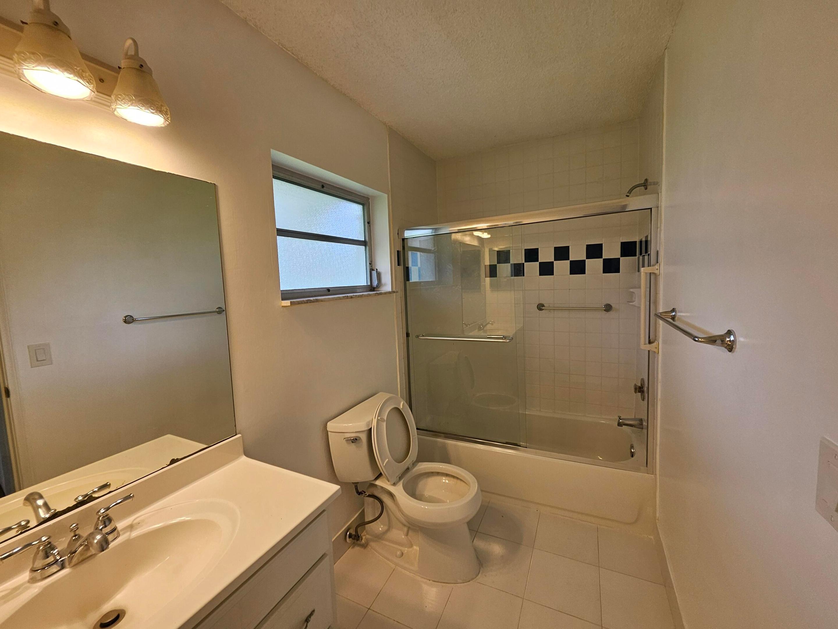 LAUDERDALE WEST CONDO NO IV - Residential