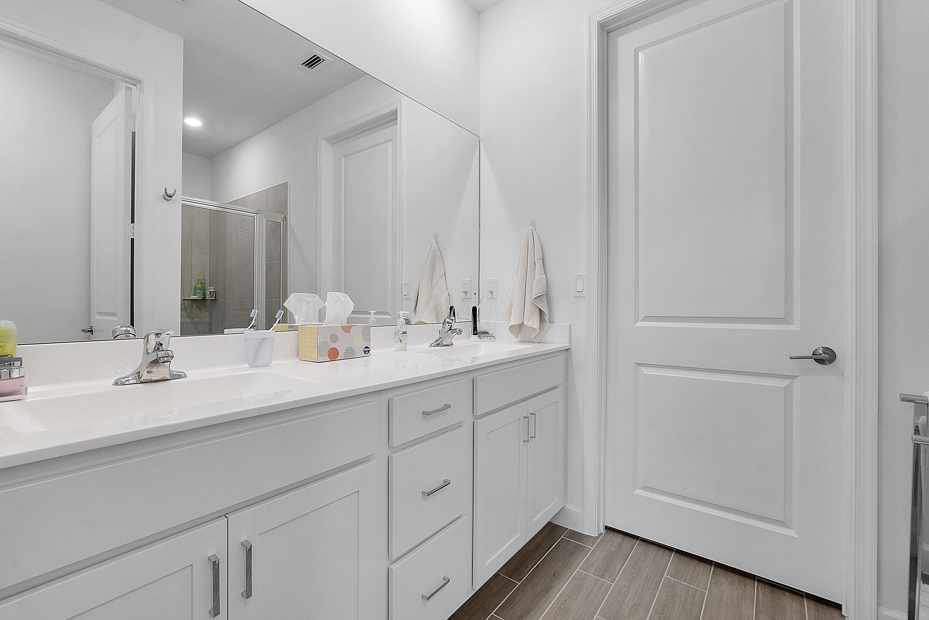AVALON TRAILS AT VILLAGES OF ORIOLE PUD - Residential Lease
