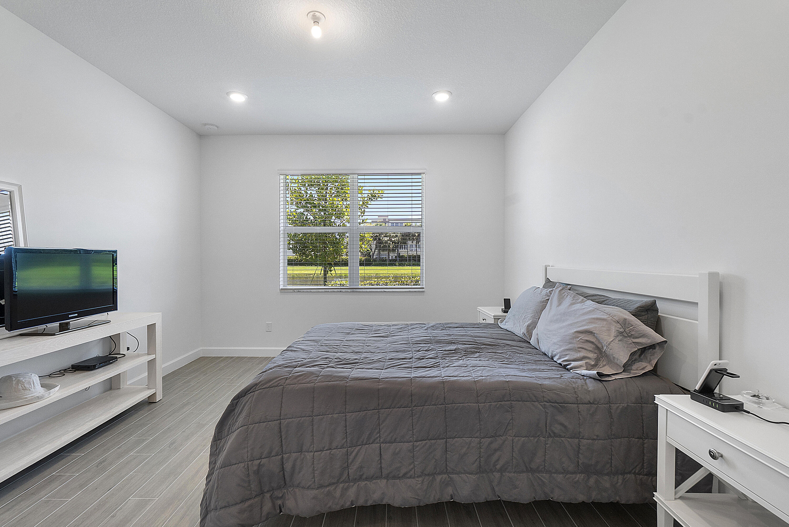 AVALON TRAILS AT VILLAGES OF ORIOLE PUD - Residential Lease