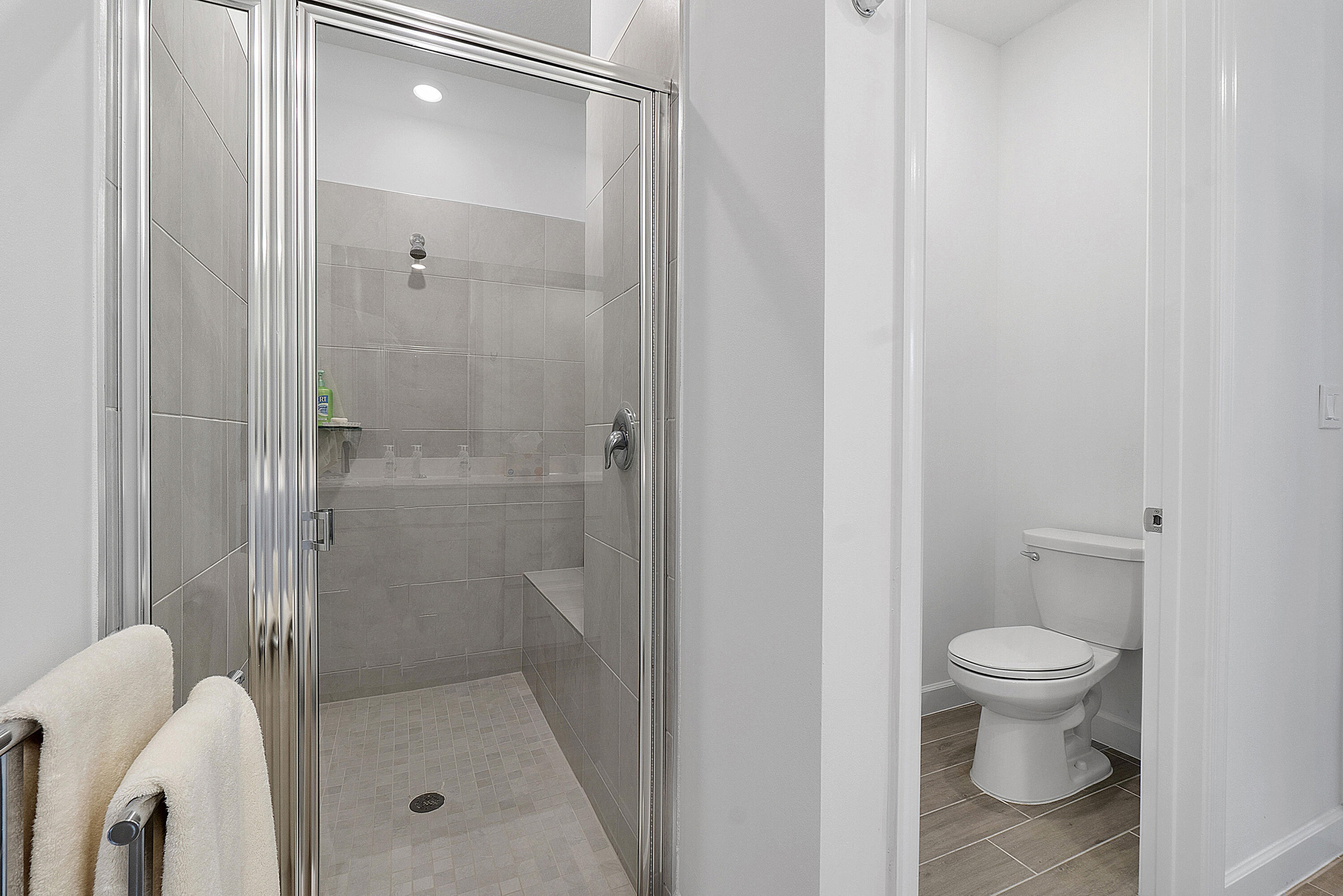 AVALON TRAILS AT VILLAGES OF ORIOLE PUD - Residential Lease