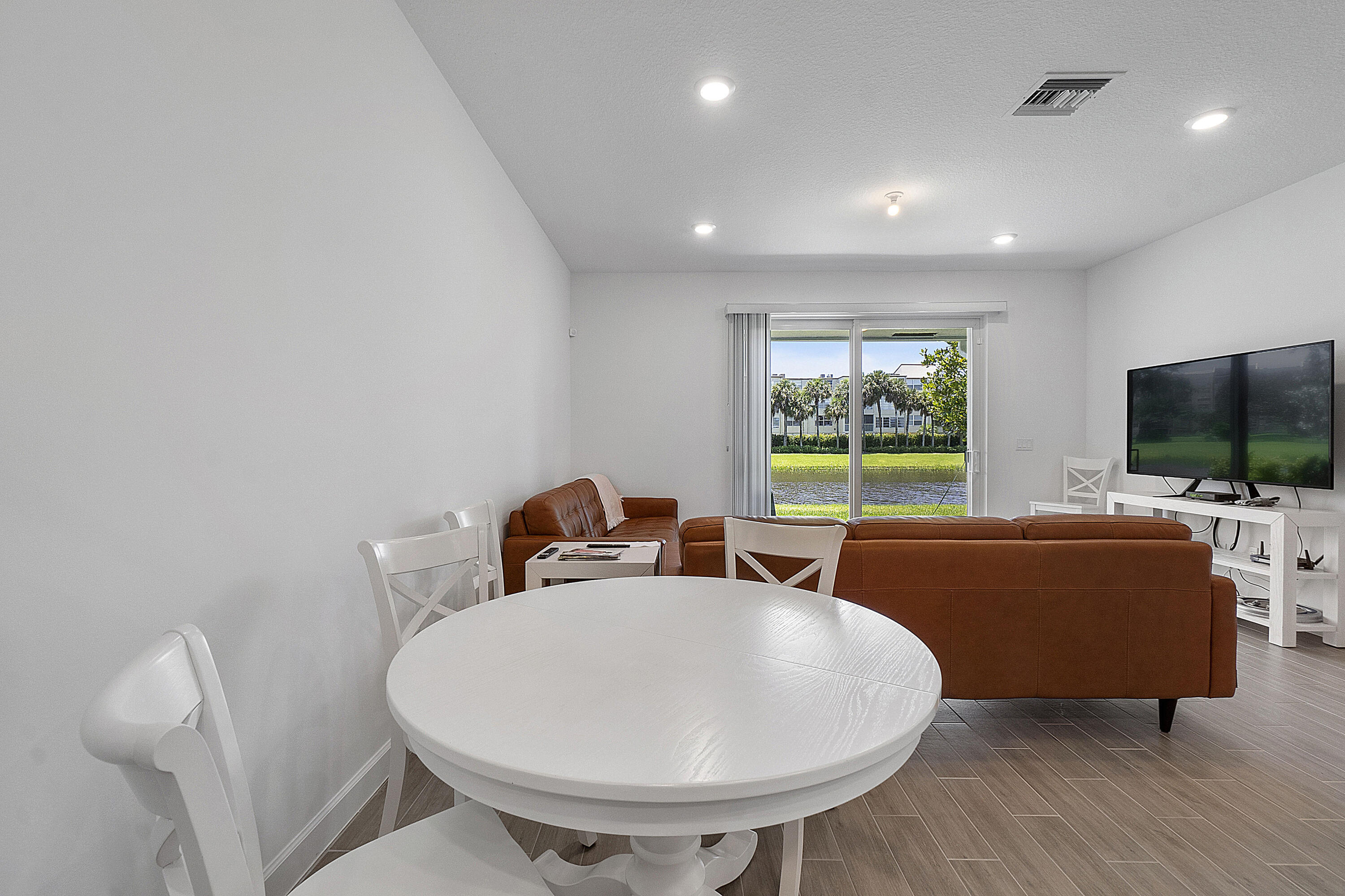 AVALON TRAILS AT VILLAGES OF ORIOLE PUD - Residential Lease