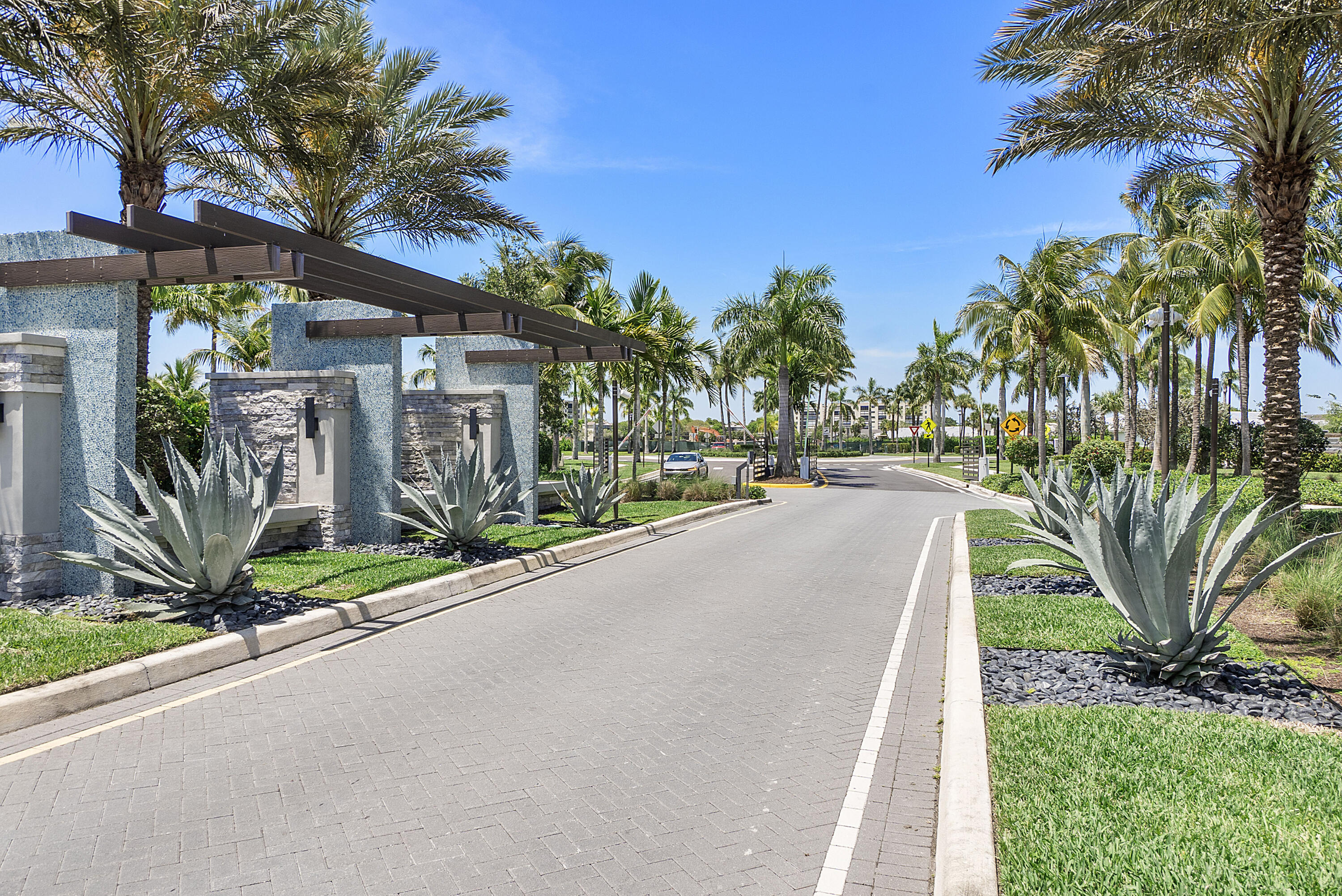 AVALON TRAILS AT VILLAGES OF ORIOLE PUD - Residential Lease