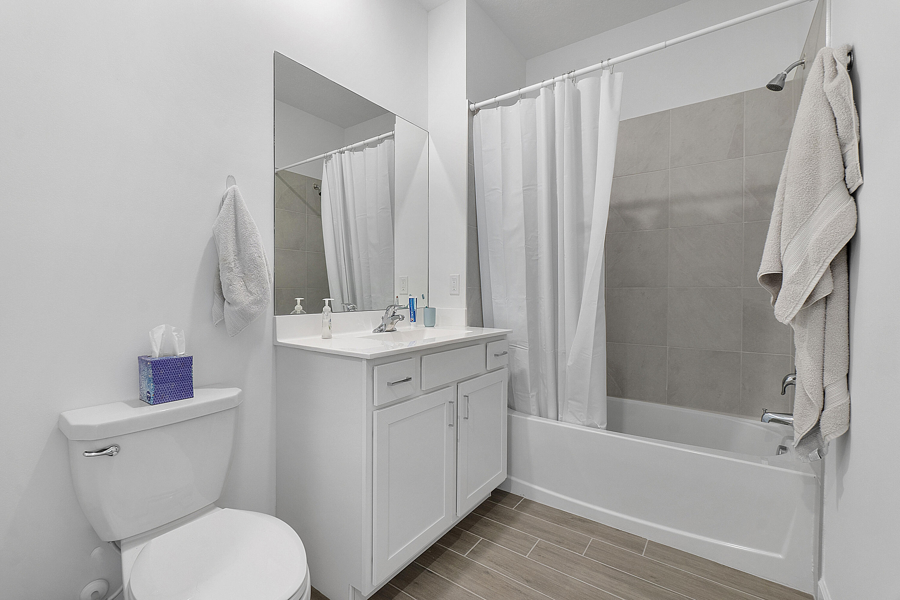 AVALON TRAILS AT VILLAGES OF ORIOLE PUD - Residential Lease