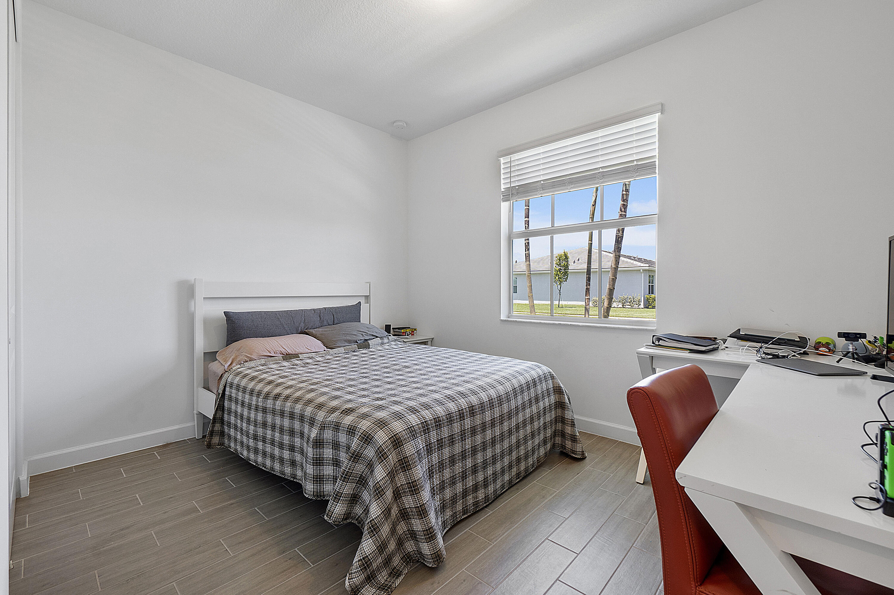 AVALON TRAILS AT VILLAGES OF ORIOLE PUD - Residential Lease