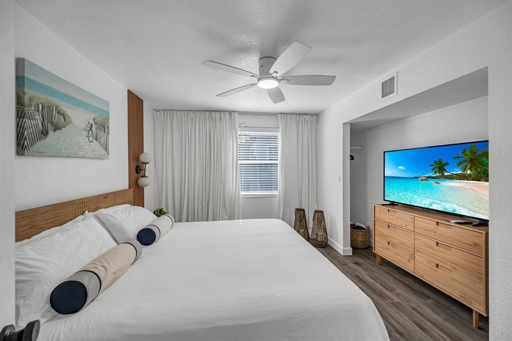 WAVERLY PLACE - Residential Income
